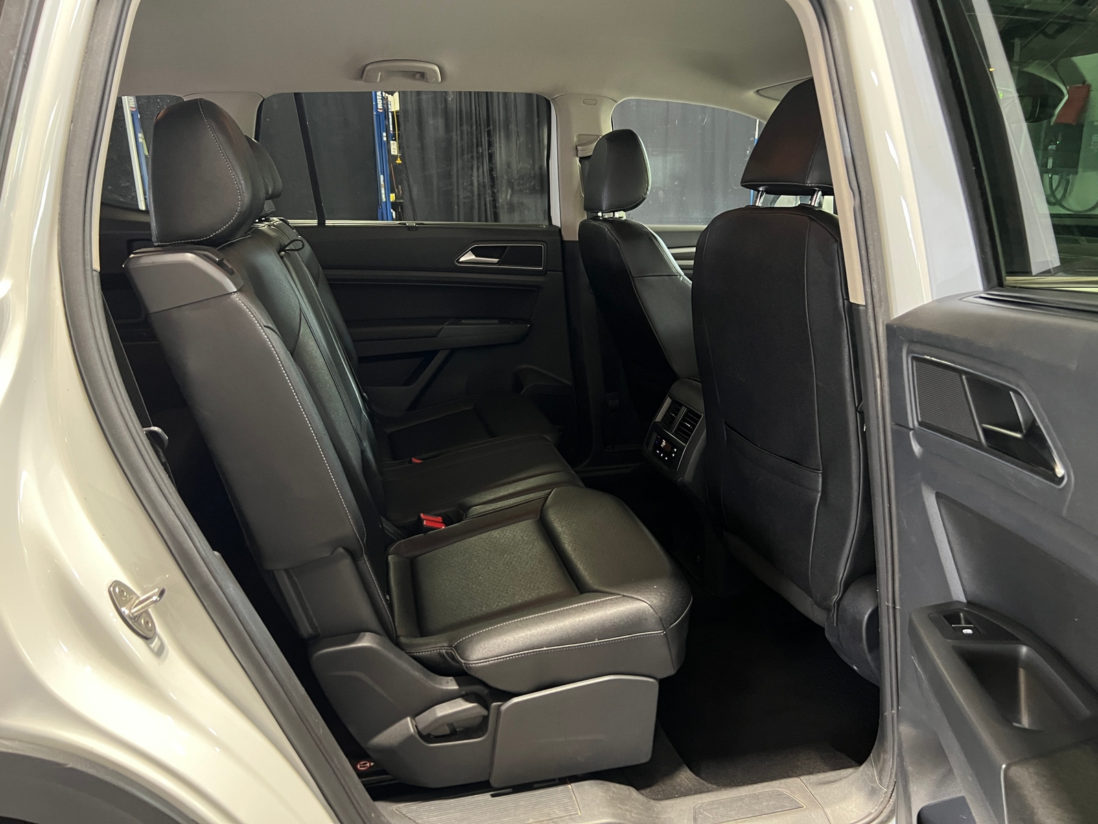 Thumbnail: 2018 Volkswagen Atlas - 5
