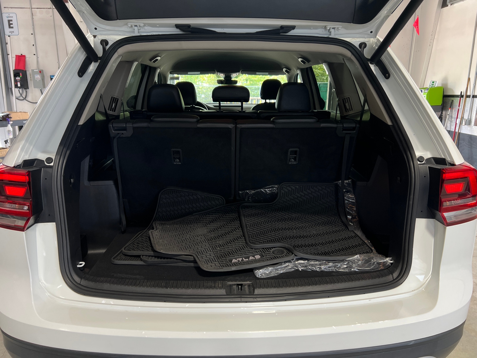 Thumbnail: 2018 Volkswagen Atlas - 6