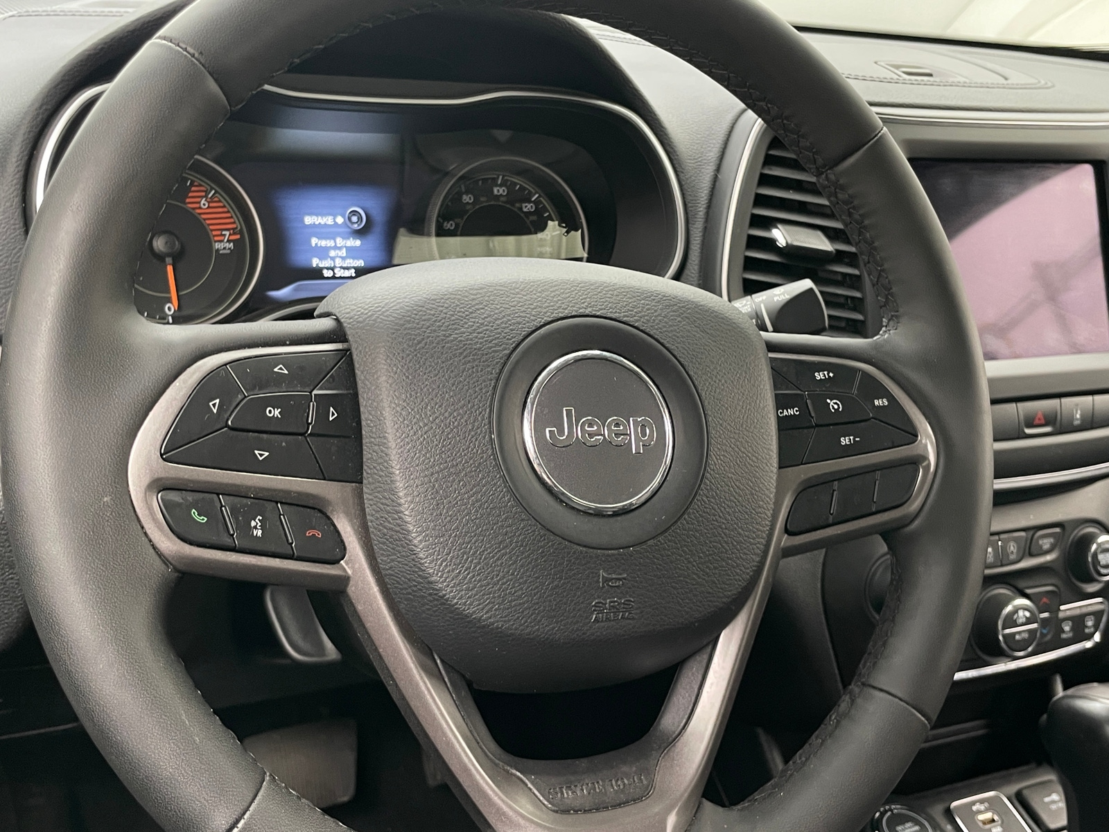 Thumbnail: 2022 Jeep Cherokee - 4