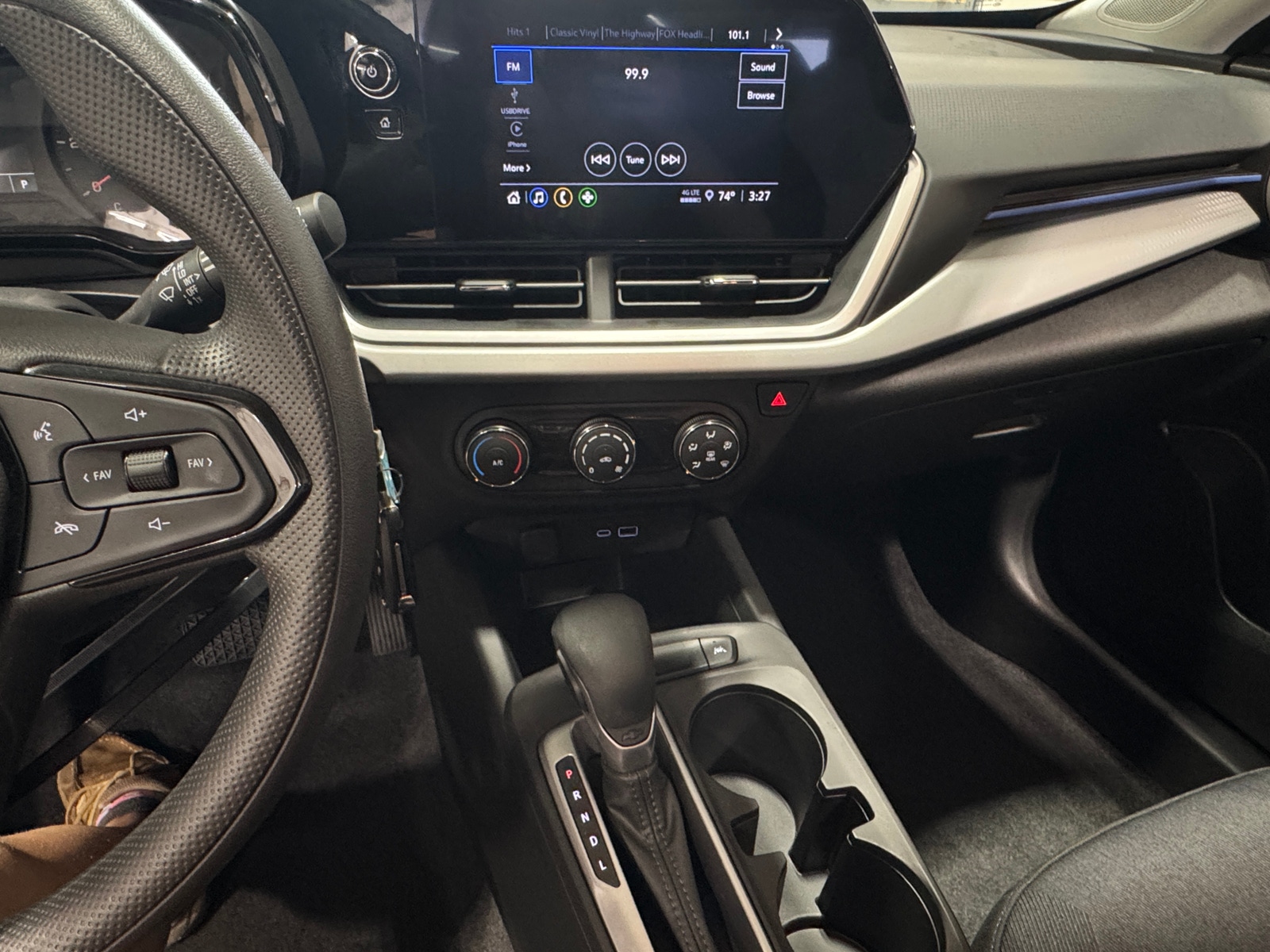 Thumbnail: 2025 Chevrolet Trax - 4