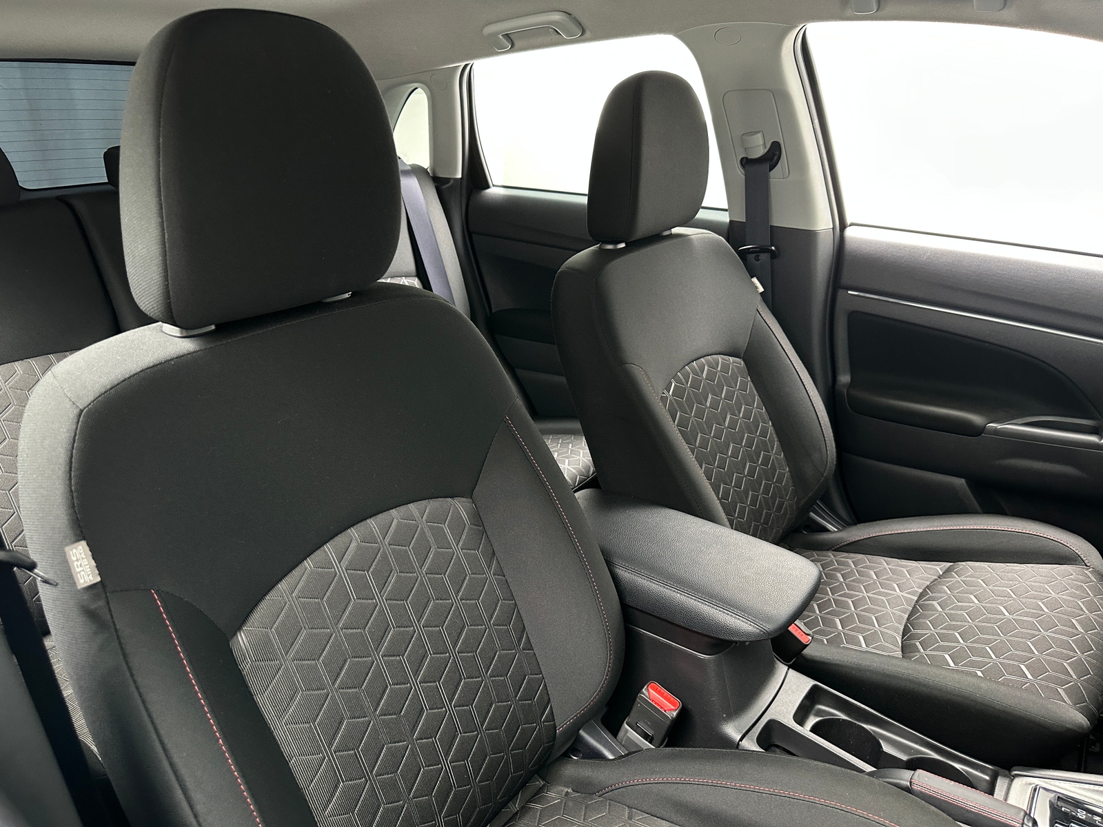 Thumbnail: 2024 Mitsubishi Outlander Sport - 2