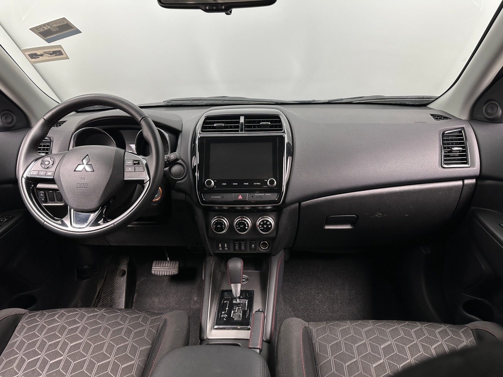 Thumbnail: 2024 Mitsubishi Outlander Sport - 3