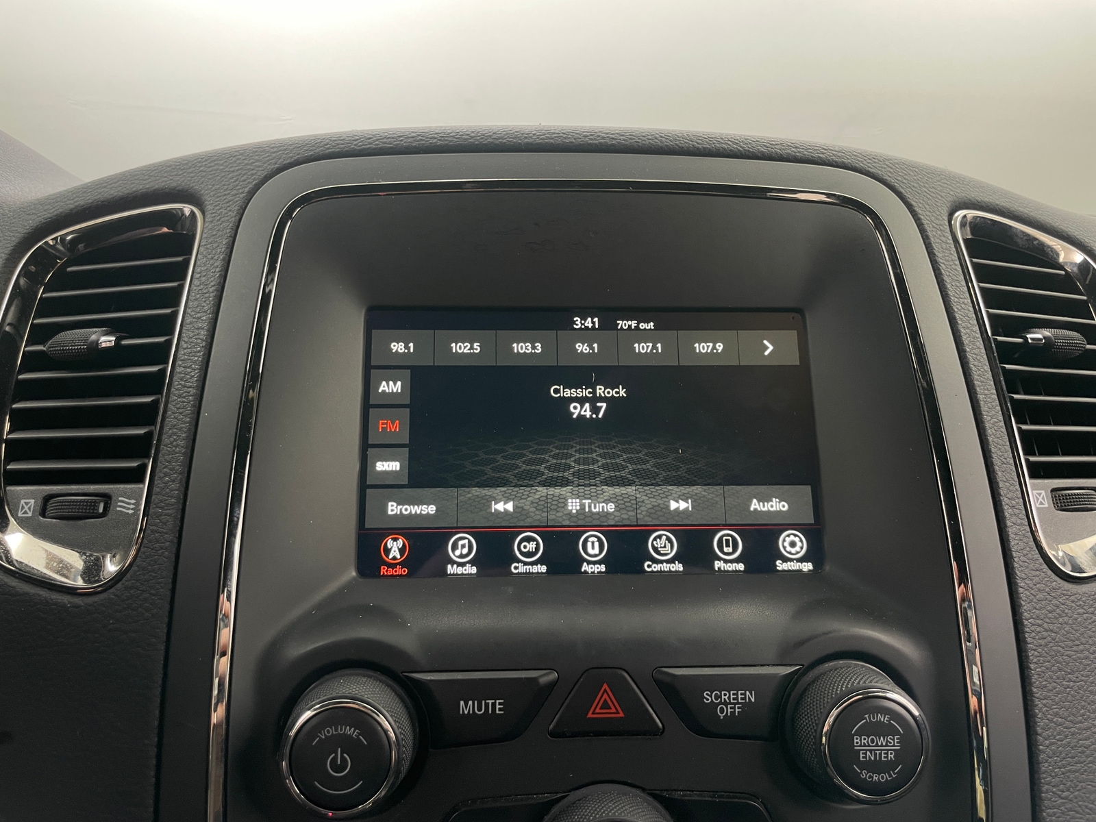 Thumbnail: 2019 Dodge Durango - 3