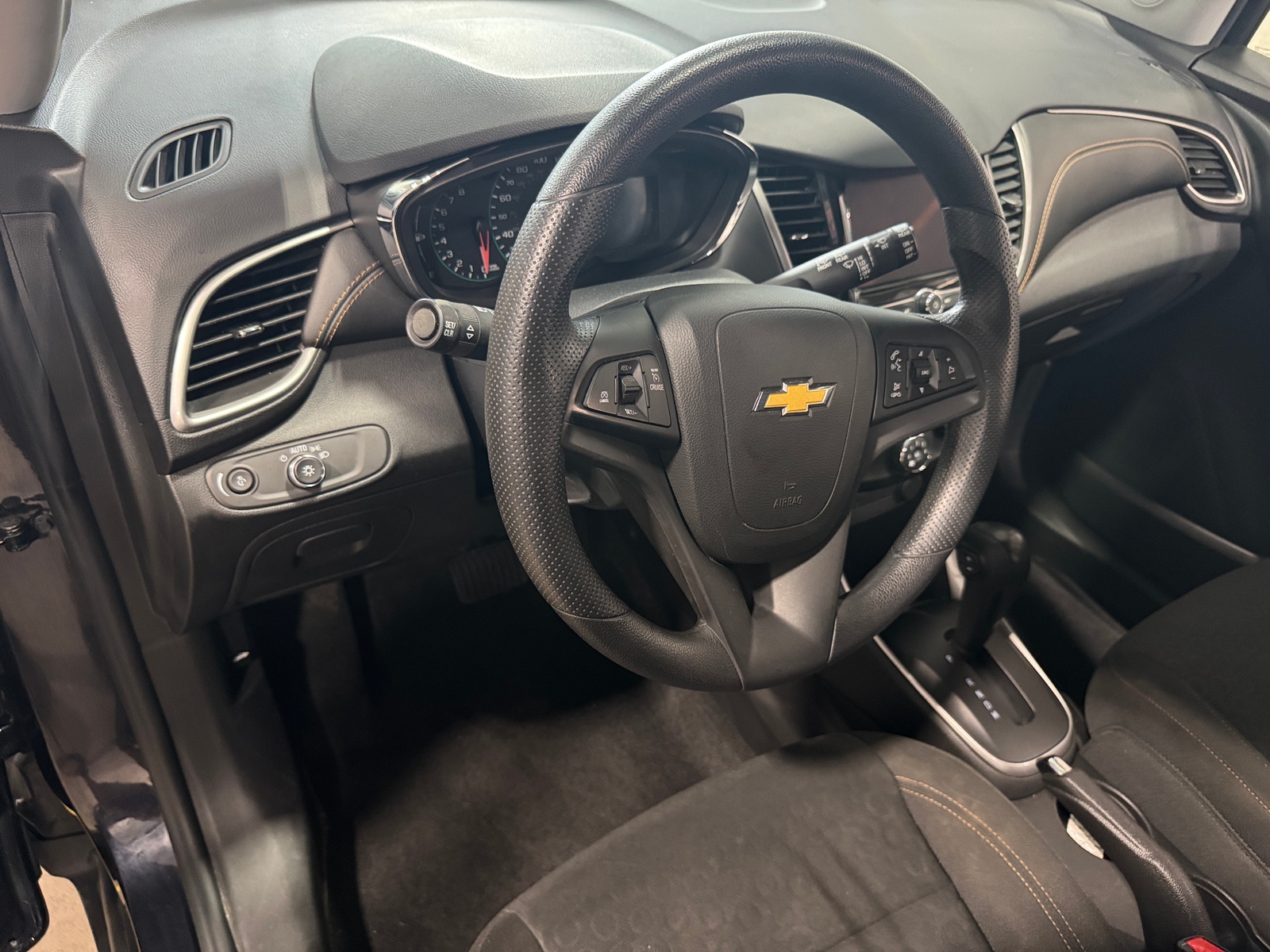 Thumbnail: 2021 Chevrolet Trax - 3