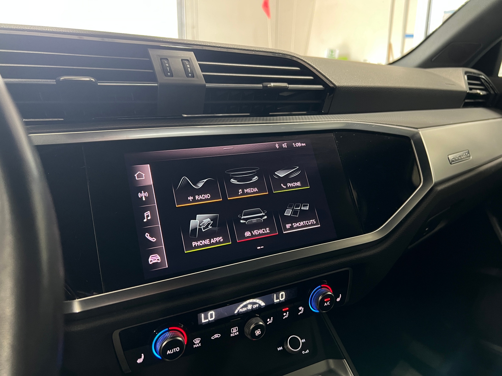 Thumbnail: 2020 Audi Q3 - 3