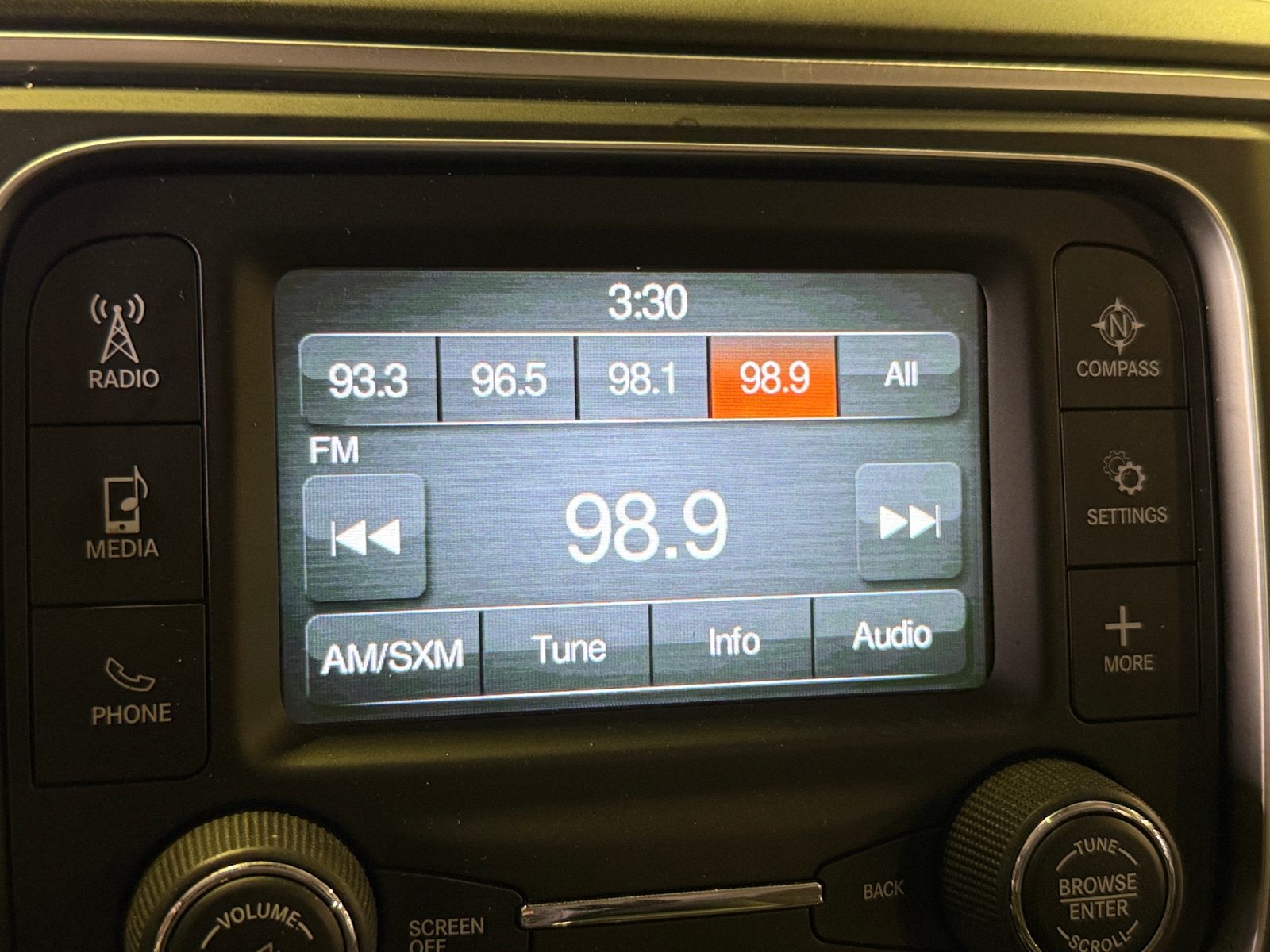 Thumbnail: 2020 RAM 1500 Classic - 4