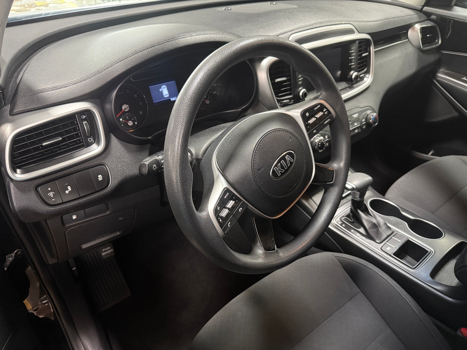 Thumbnail: 2019 Kia Sorento - 3
