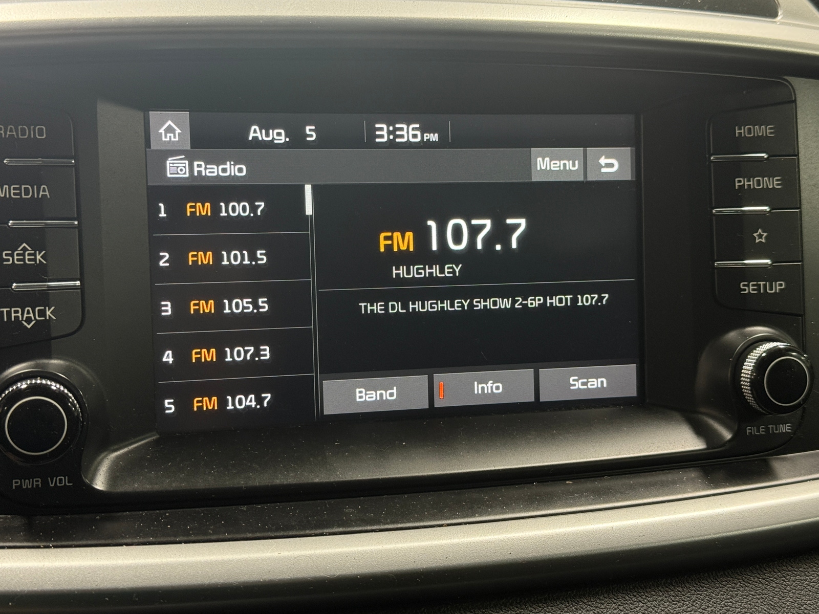 Thumbnail: 2019 Kia Sorento - 4