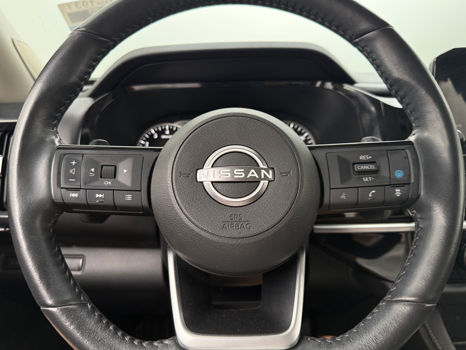 Thumbnail: 2023 Nissan Pathfinder - 4