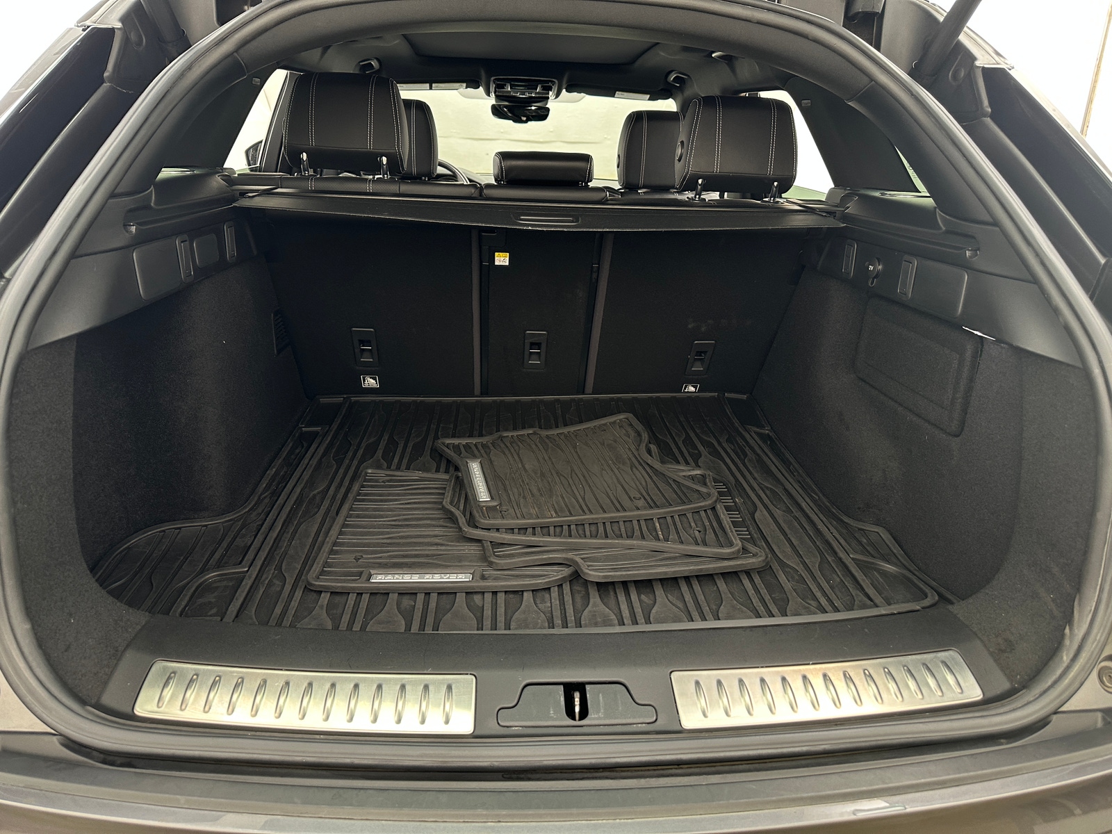 Thumbnail: 2018 Land Rover Range Rover Velar - 6