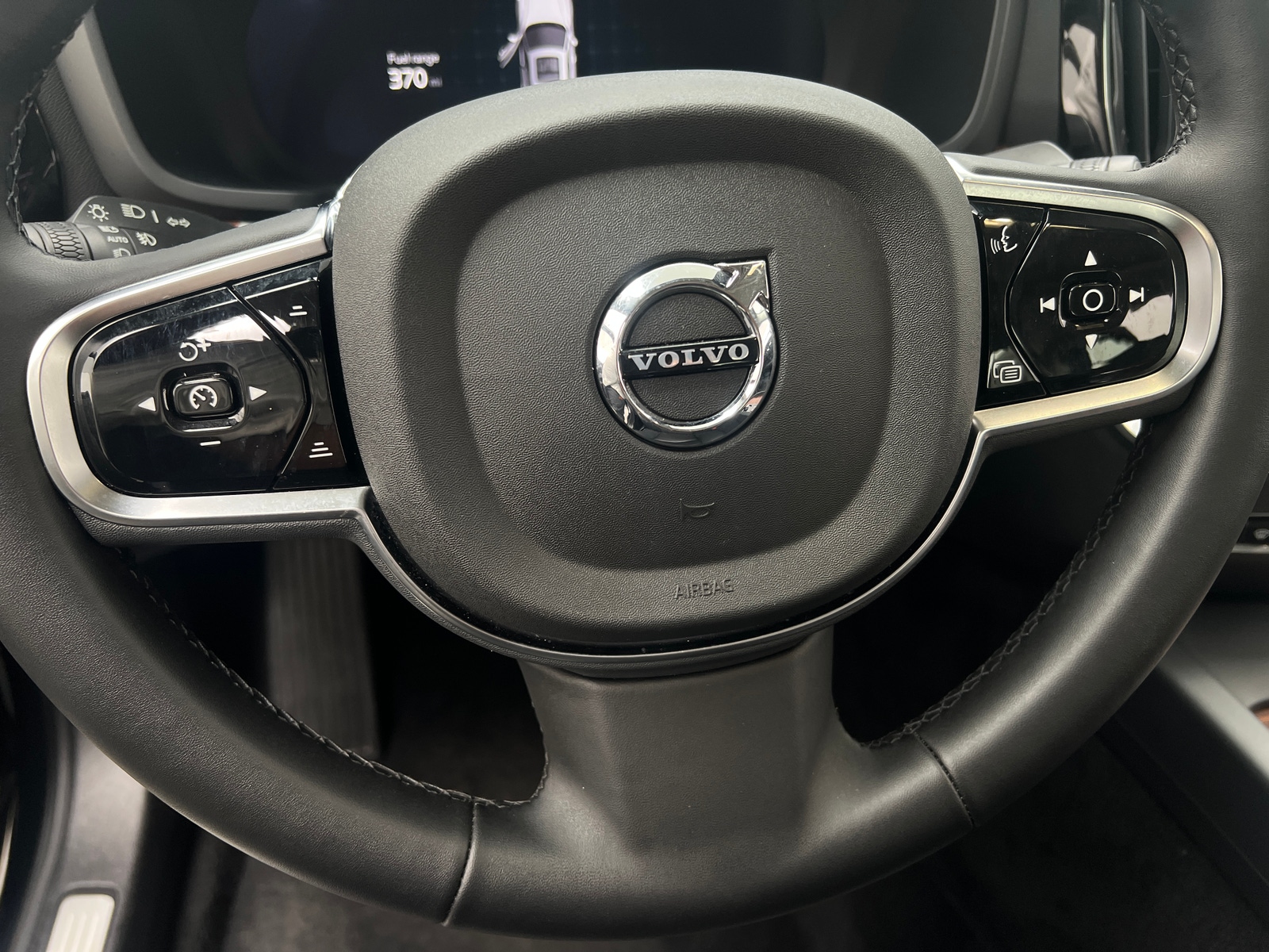 Thumbnail: 2025 Volvo S60 - 4