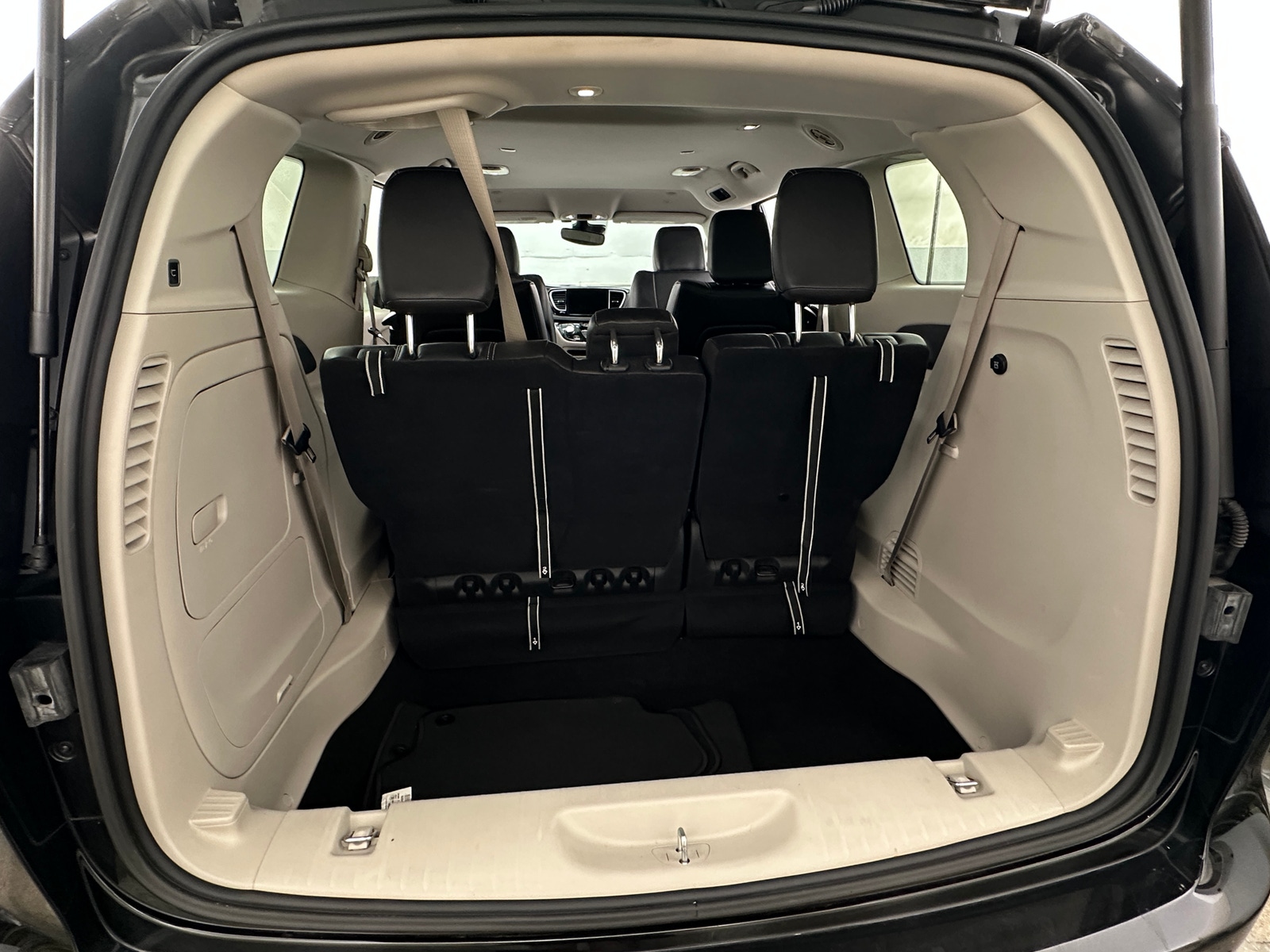 Thumbnail: 2022 Chrysler Pacifica - 6
