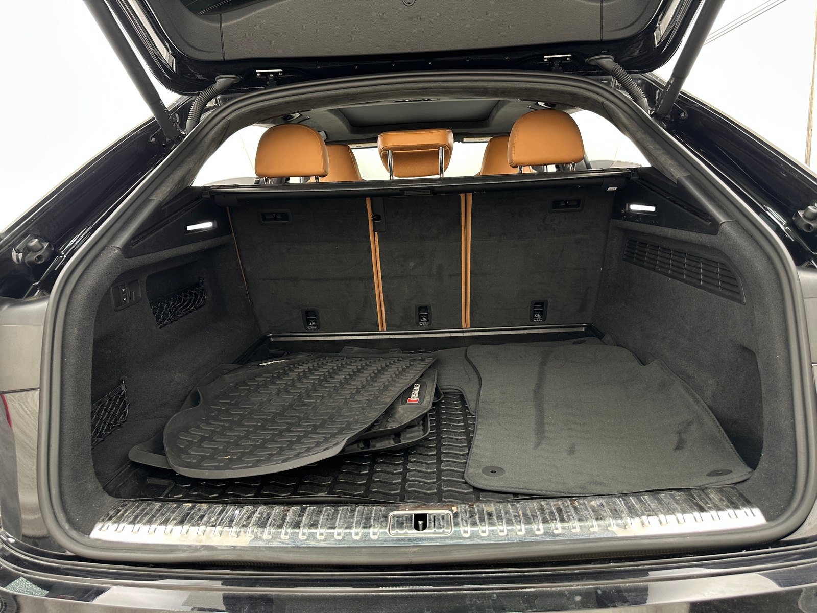 Thumbnail: 2021 Audi RS Q8 - 6