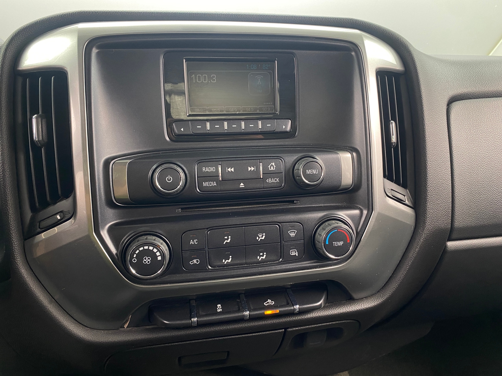 Thumbnail: 2015 Chevrolet Silverado 1500 - 4