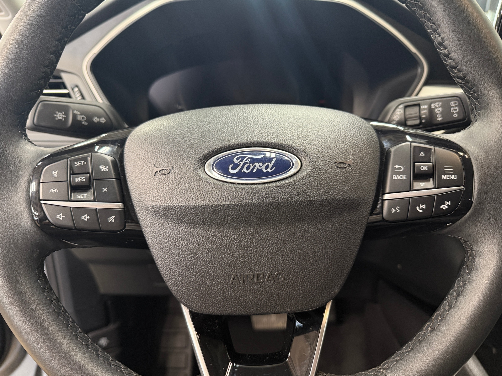 Thumbnail: 2022 Ford Escape - 4
