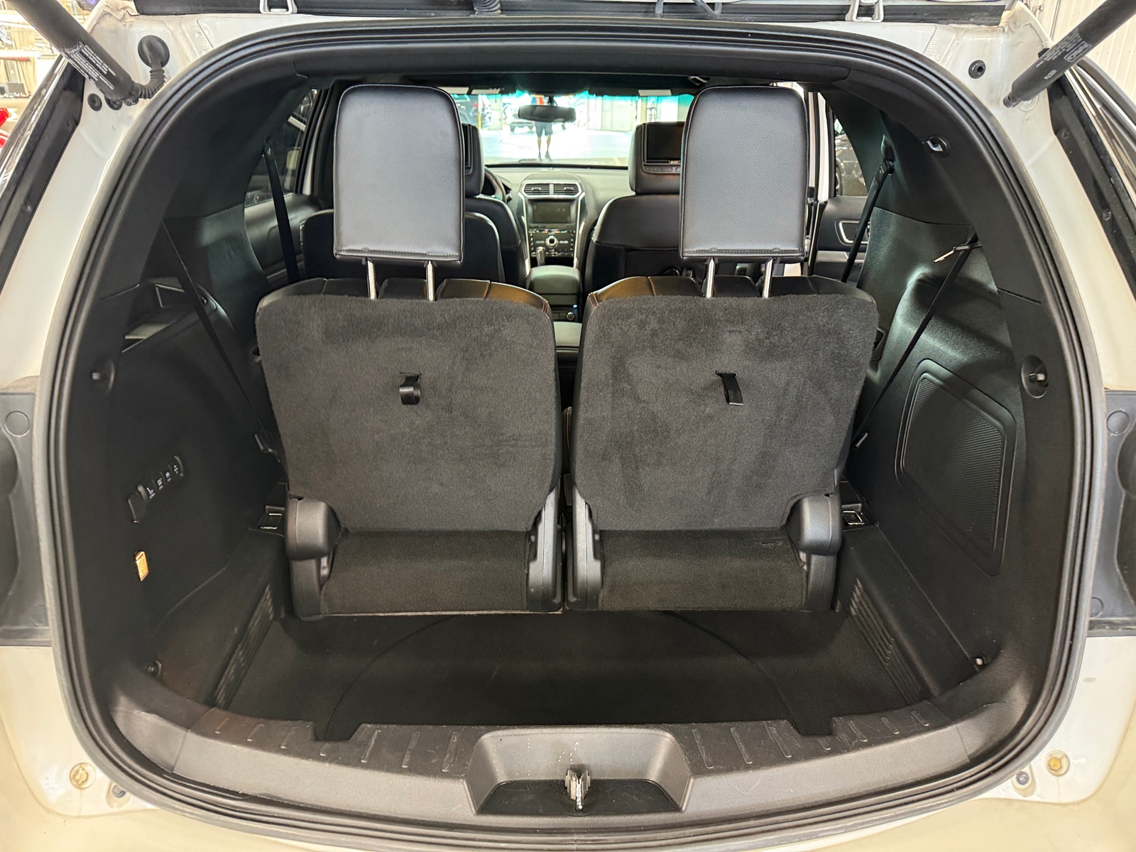 Thumbnail: 2016 Ford Explorer - 6