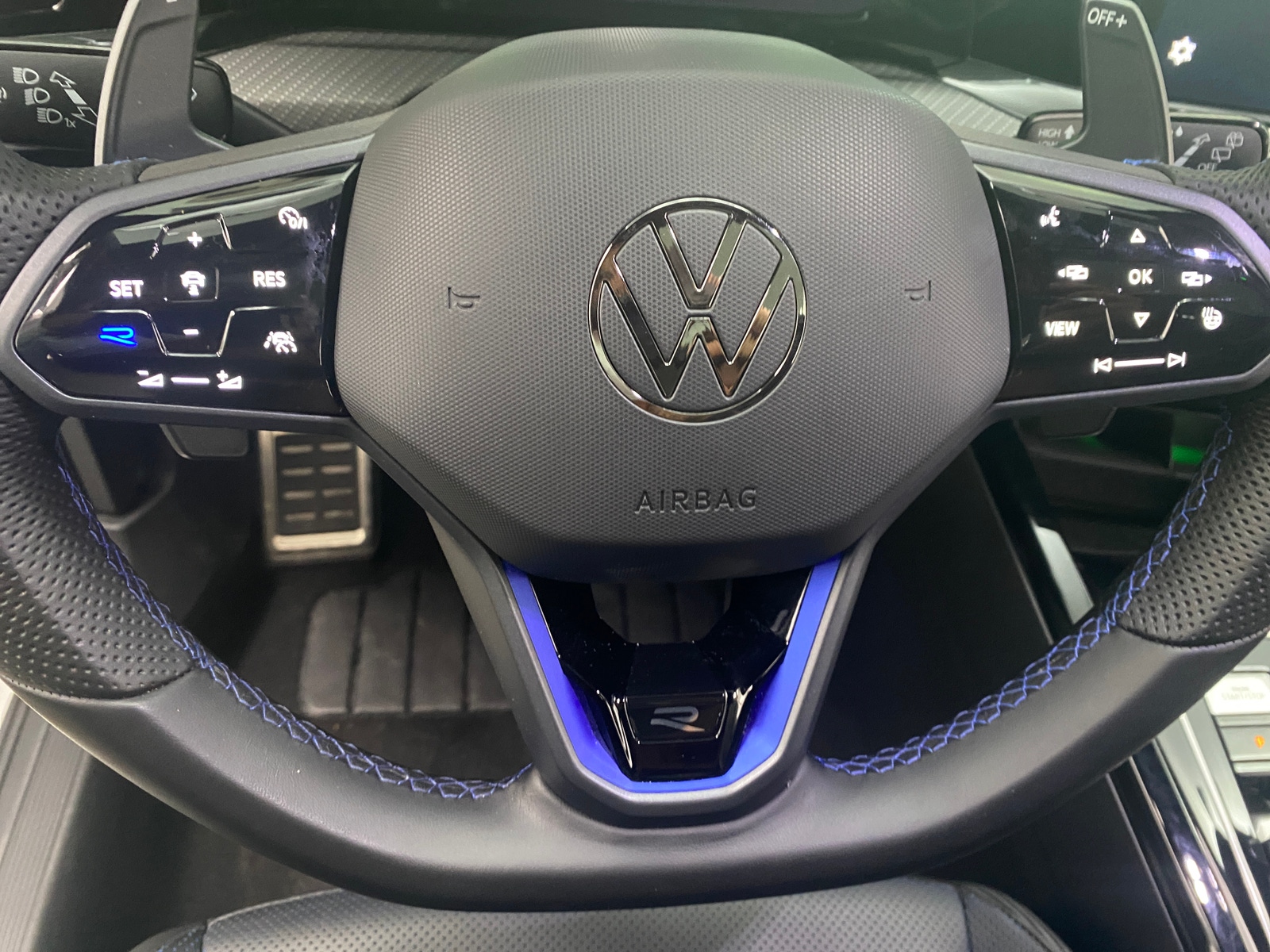 Thumbnail: 2023 Volkswagen Golf - 4