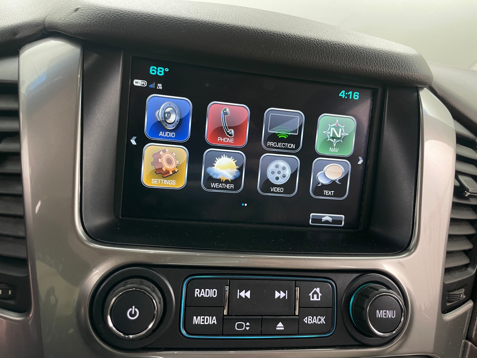 Thumbnail: 2018 Chevrolet Tahoe - 3
