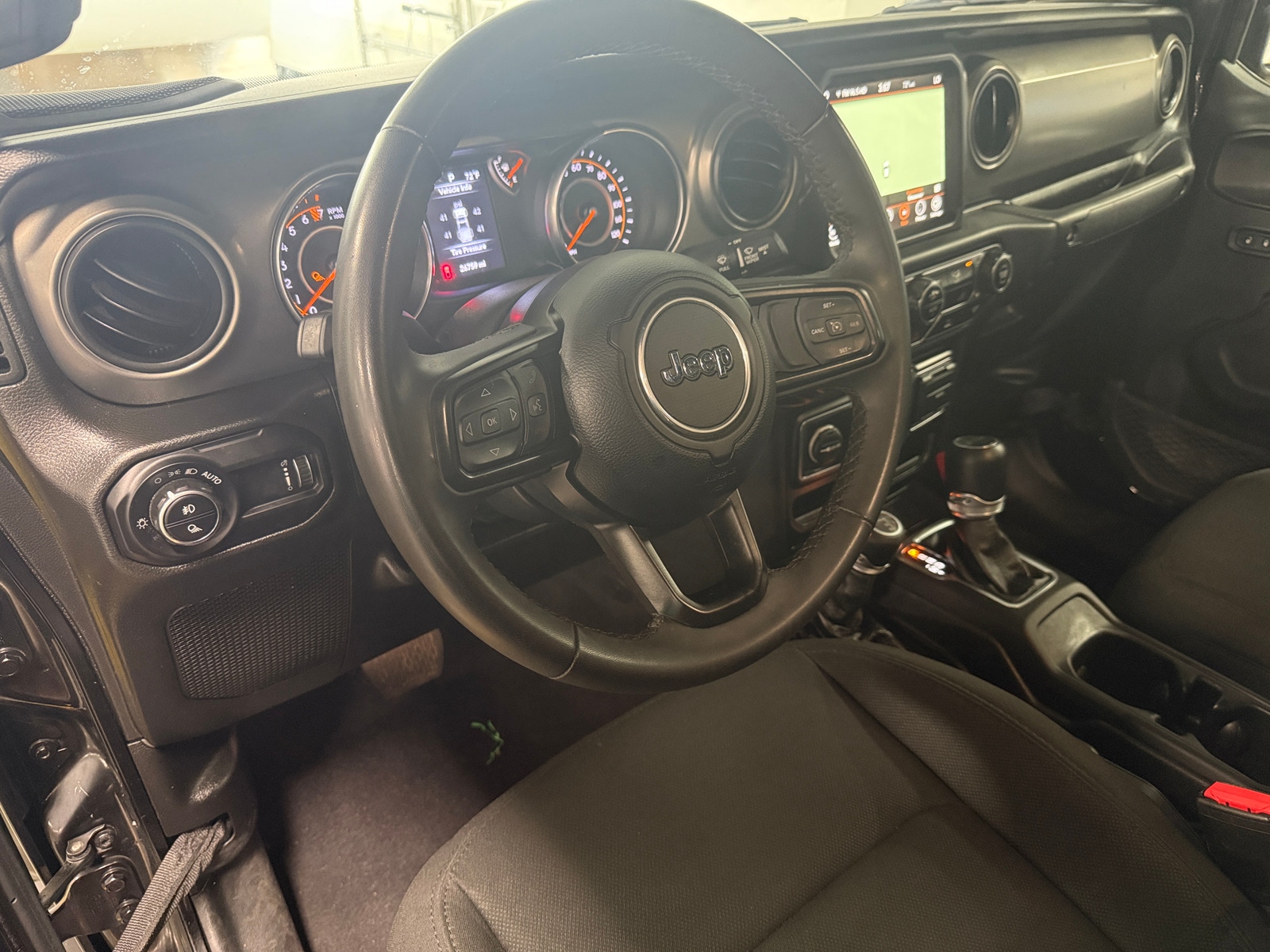 Thumbnail: 2023 Jeep Gladiator - 3