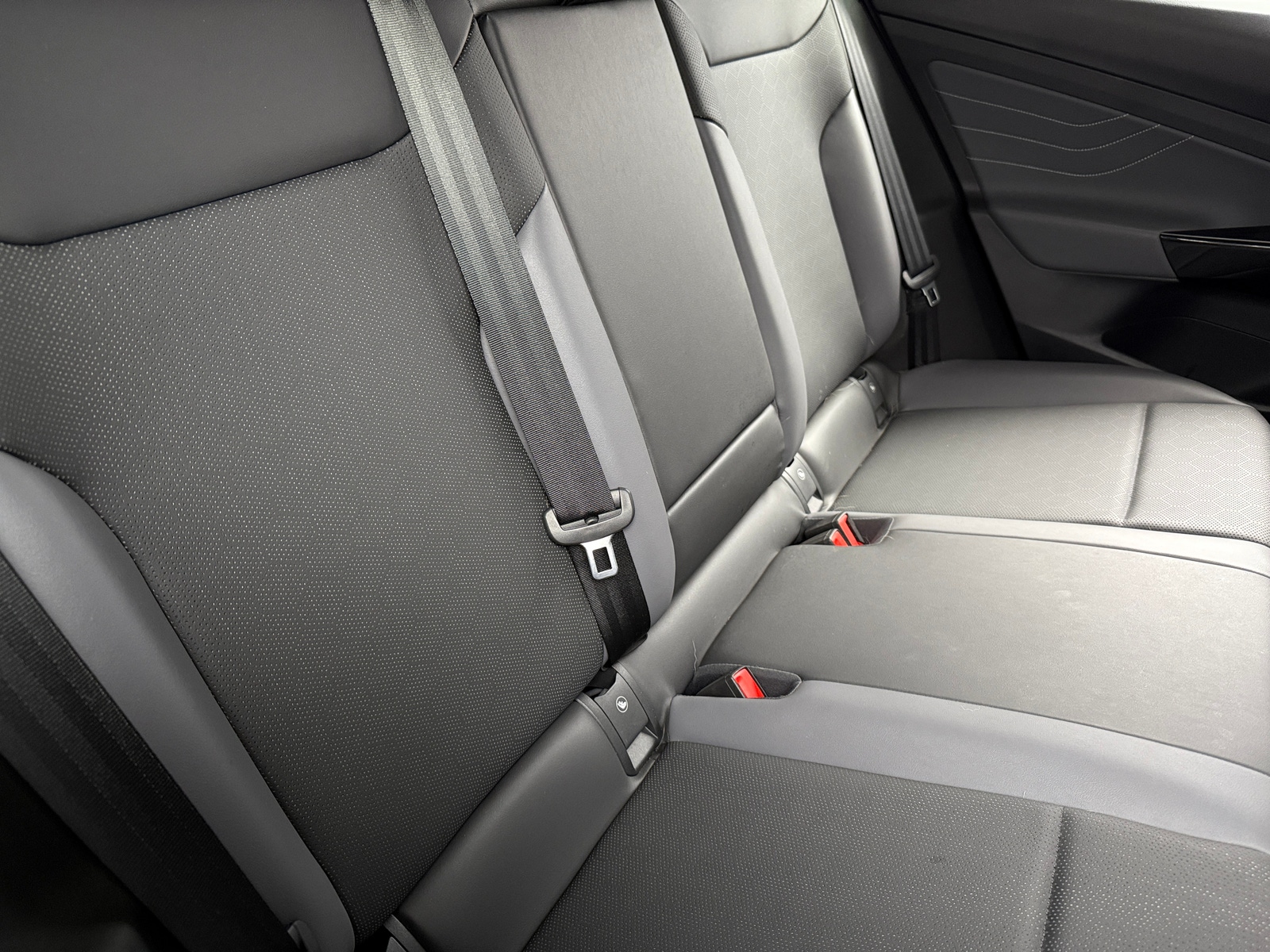 Thumbnail: 2023 Volkswagen ID.4 - 5