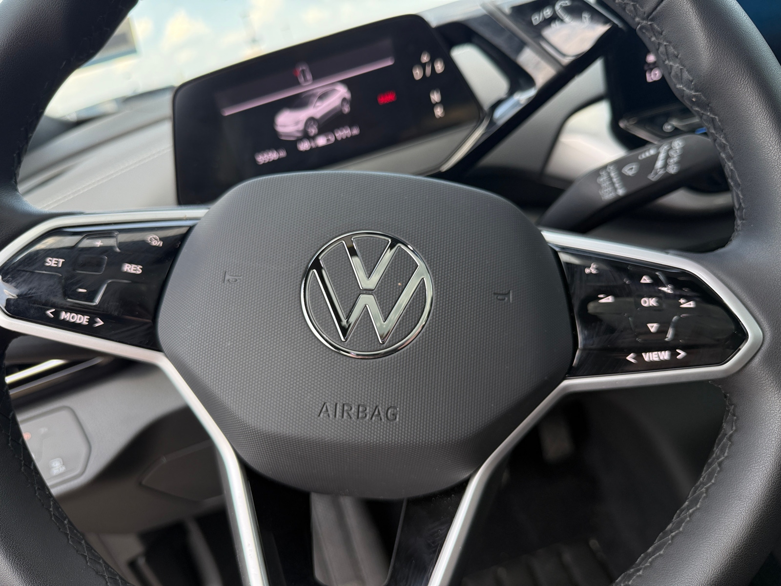 Thumbnail: 2023 Volkswagen ID.4 - 4