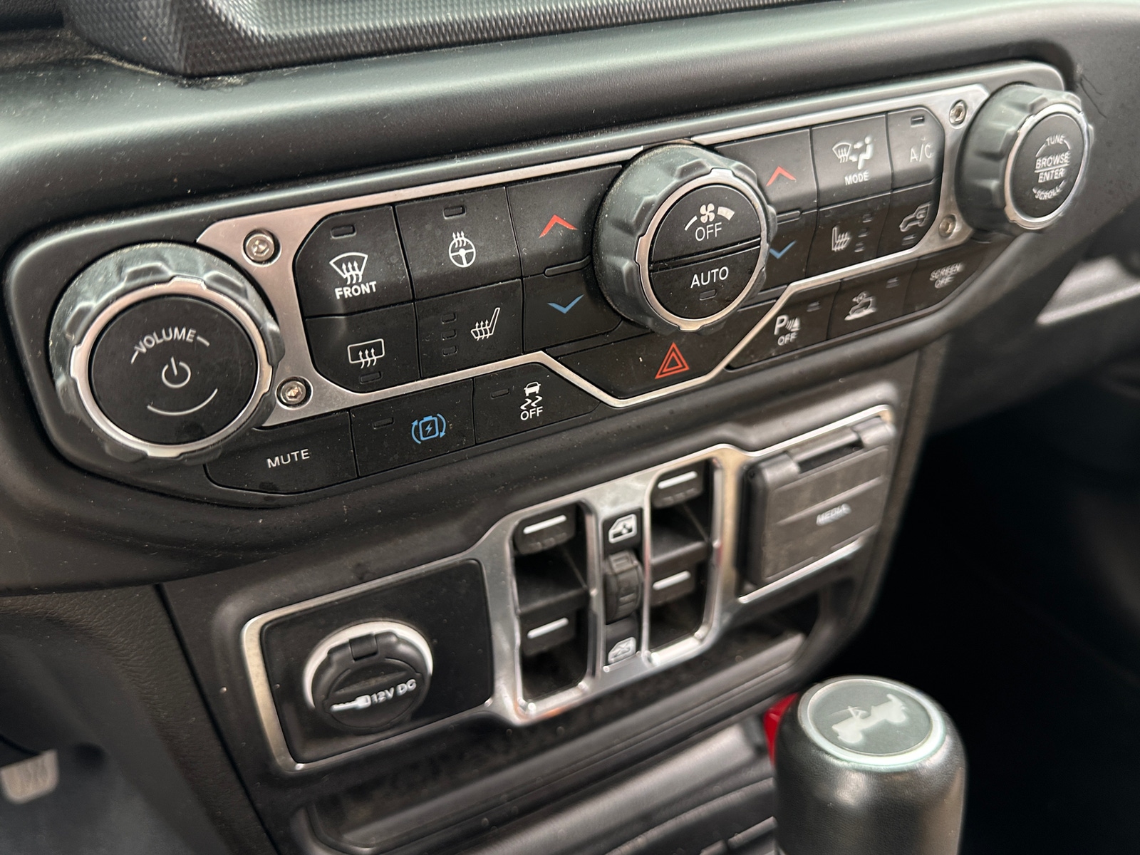 Thumbnail: 2022 Jeep Wrangler - 3