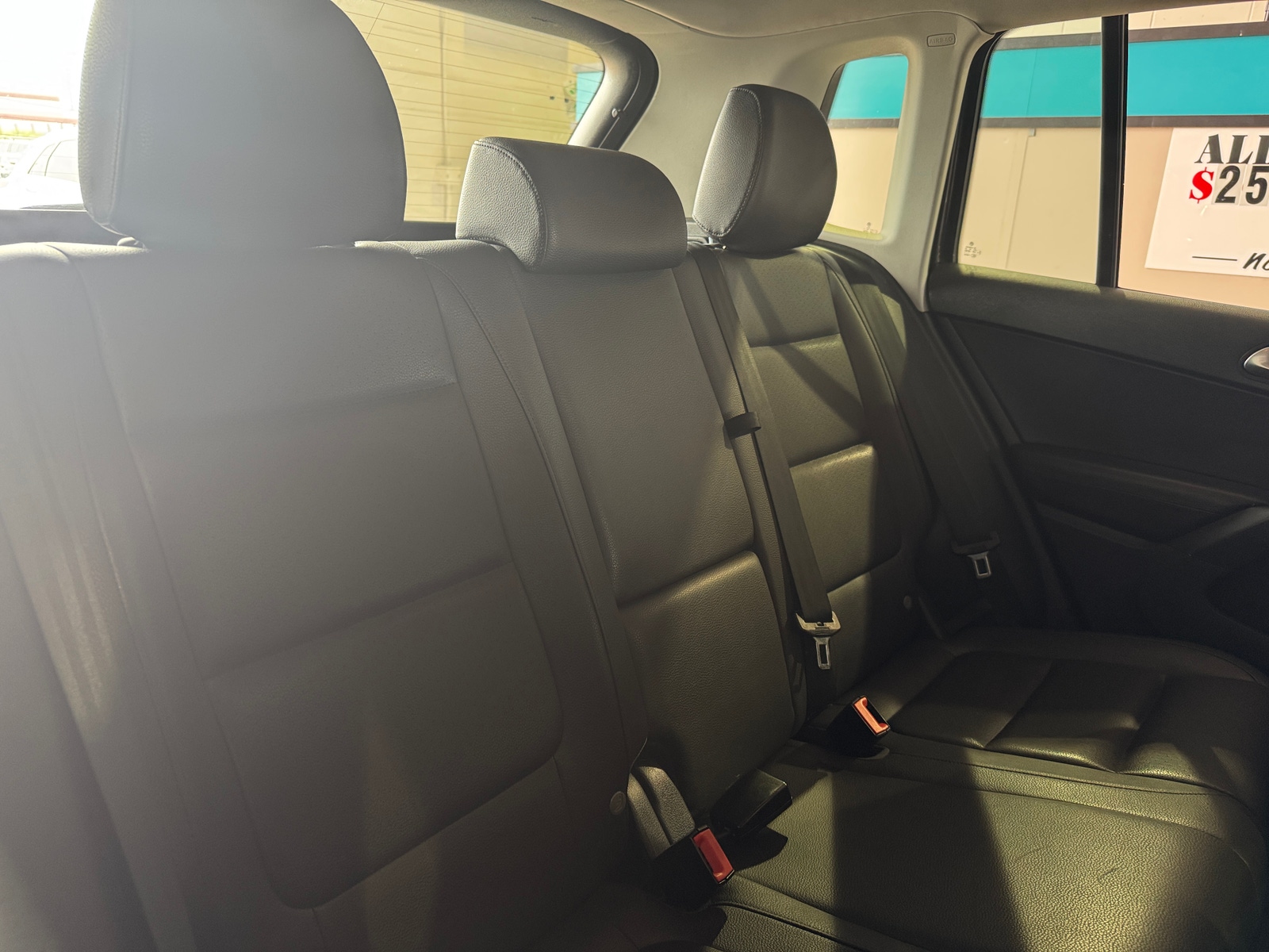 Thumbnail: 2016 Volkswagen Tiguan - 6