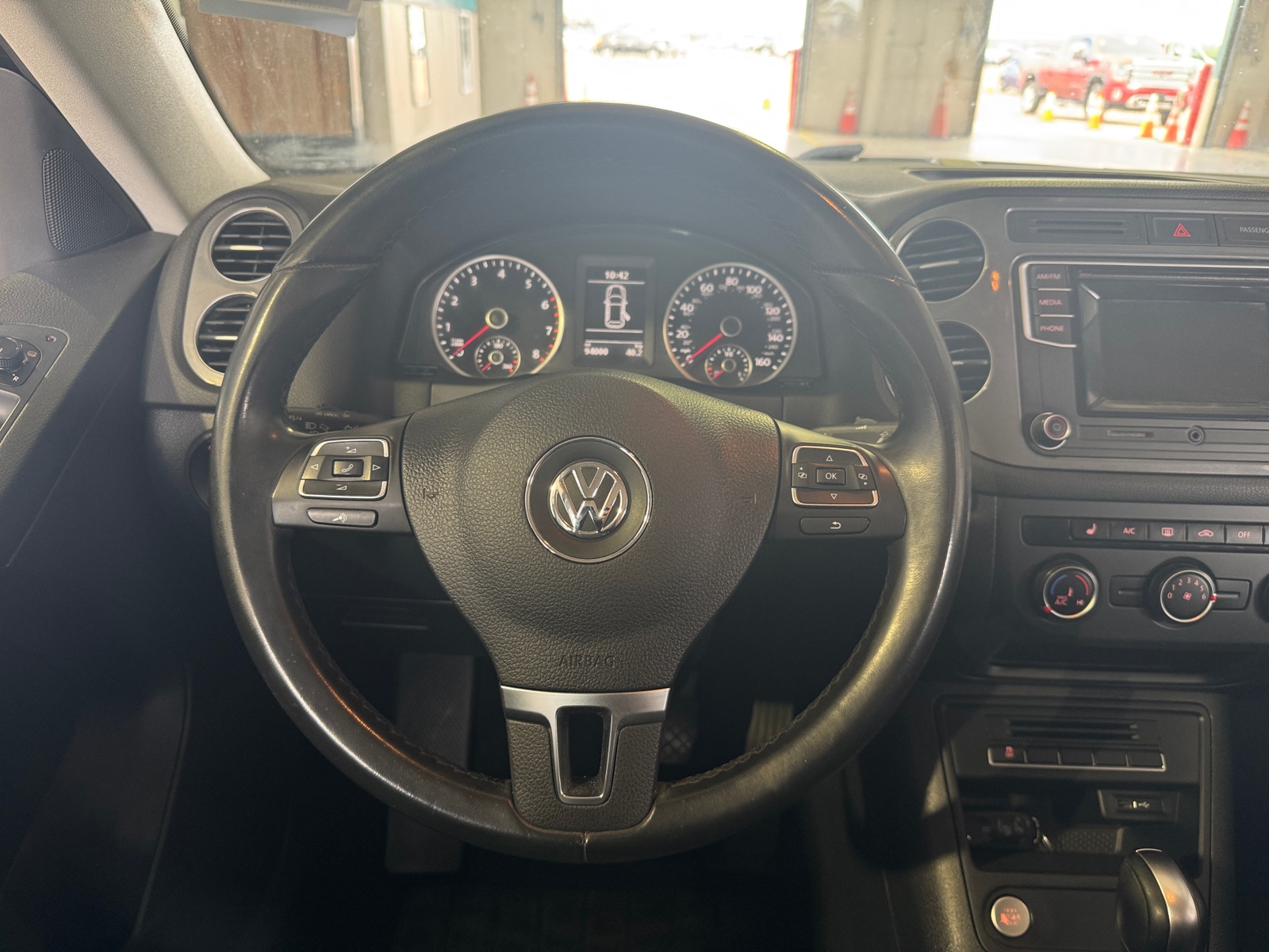 Thumbnail: 2016 Volkswagen Tiguan - 5