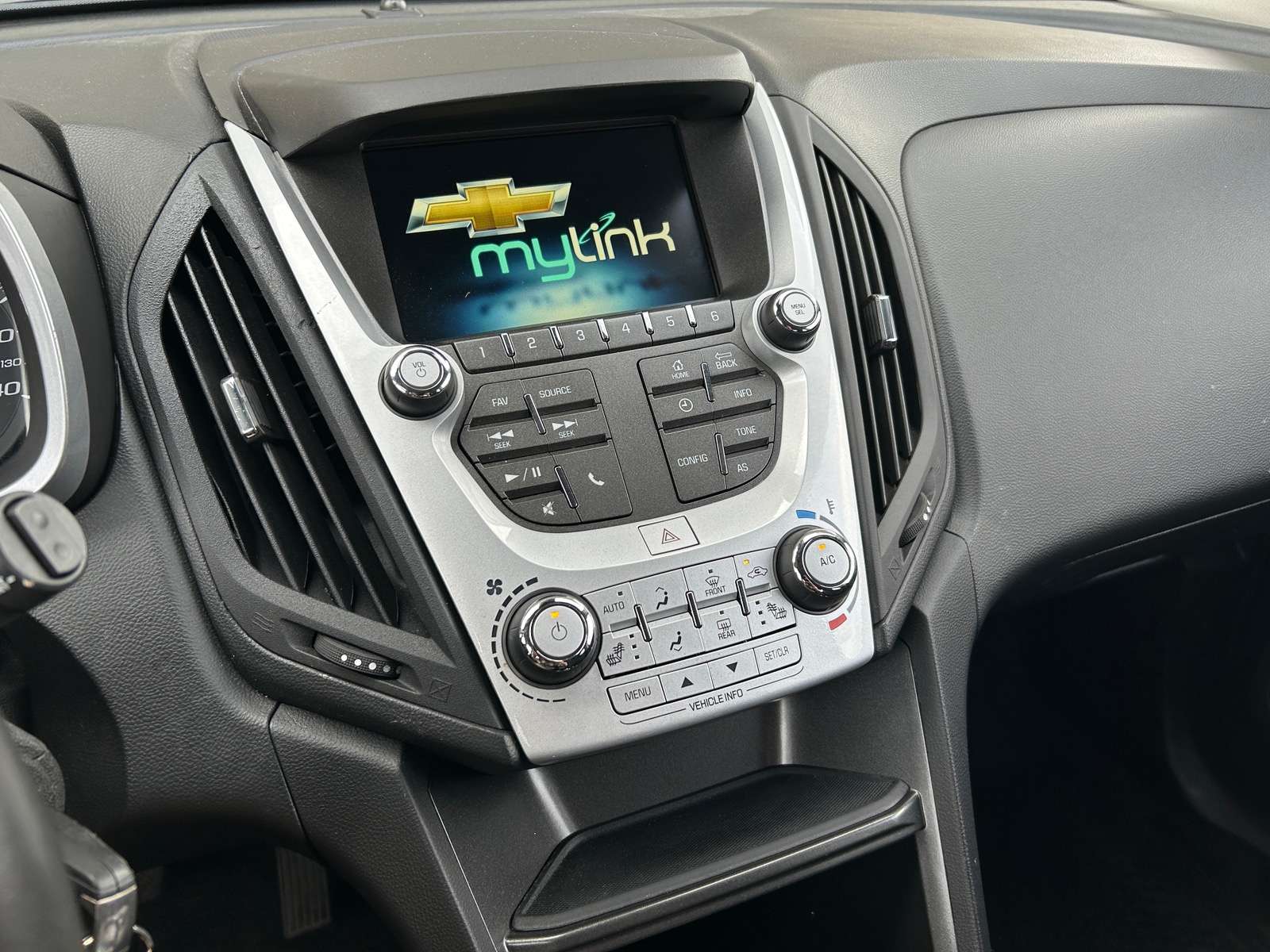 Thumbnail: 2016 Chevrolet Equinox - 4