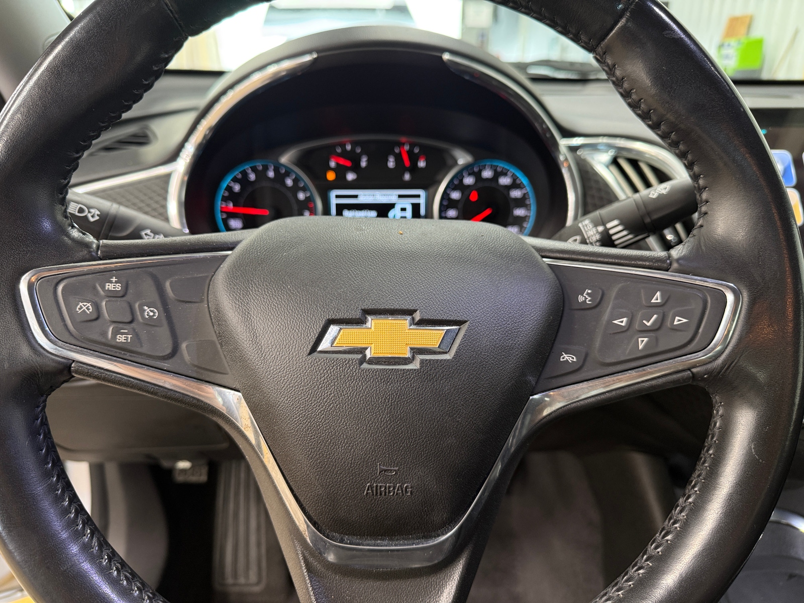 Thumbnail: 2018 Chevrolet Malibu - 5
