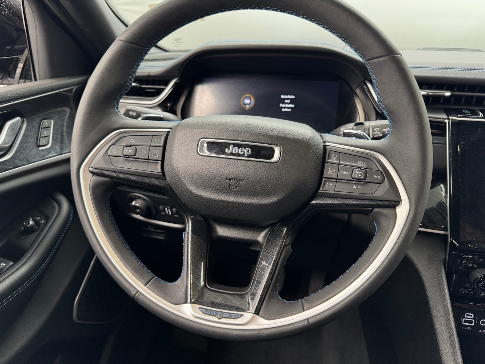 Thumbnail: 2022 Jeep Grand Cherokee - 4