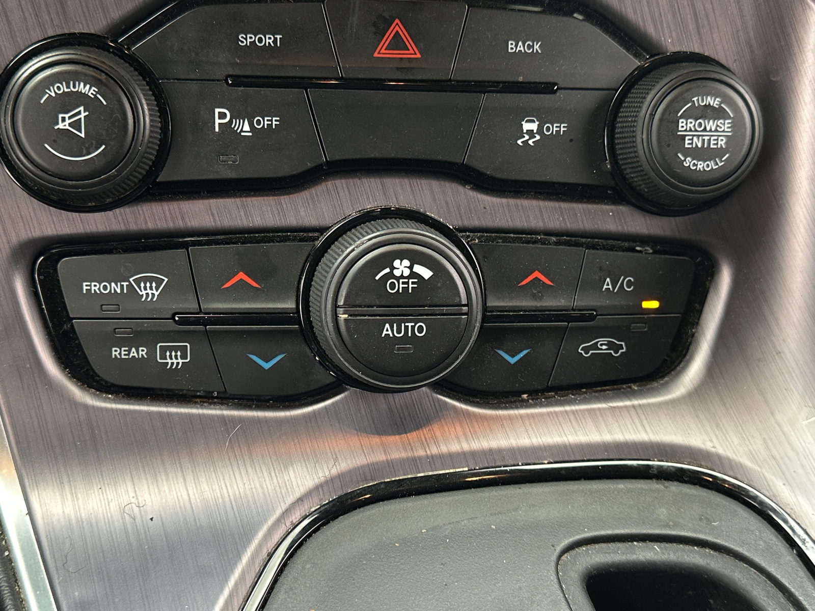 Thumbnail: 2015 Dodge Challenger - 3