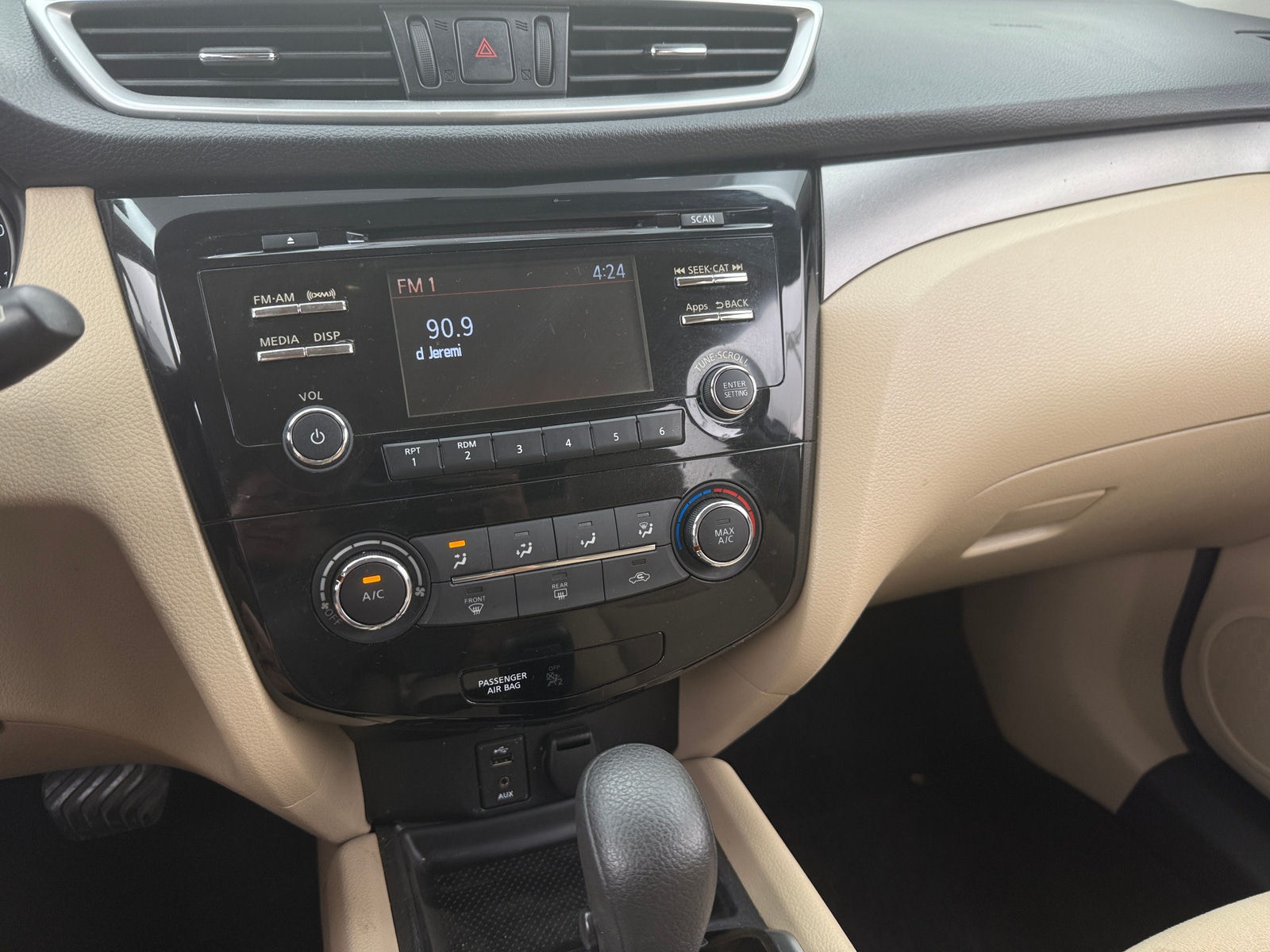 Thumbnail: 2016 Nissan Rogue - 4