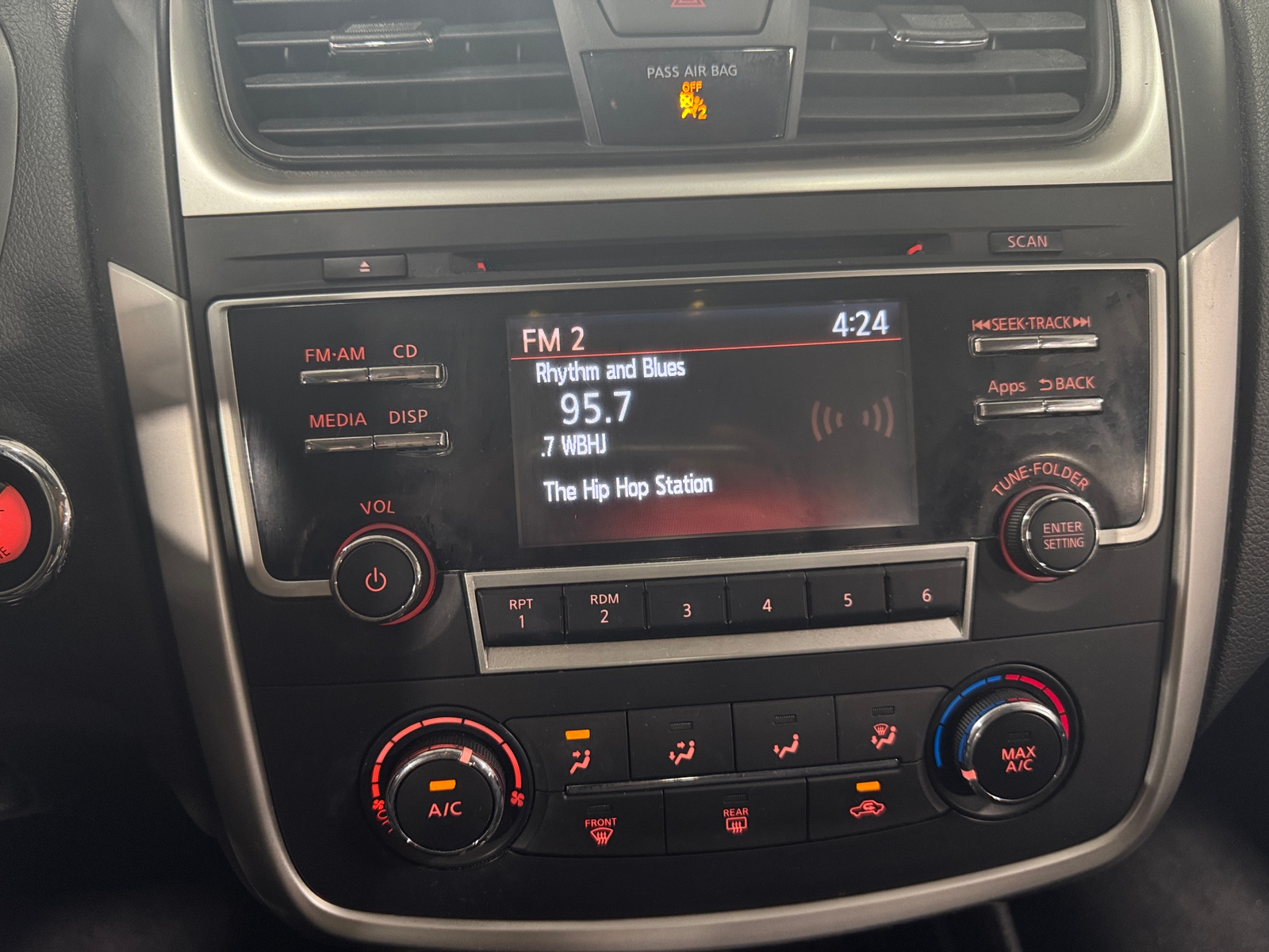 Thumbnail: 2016 Nissan Altima - 4