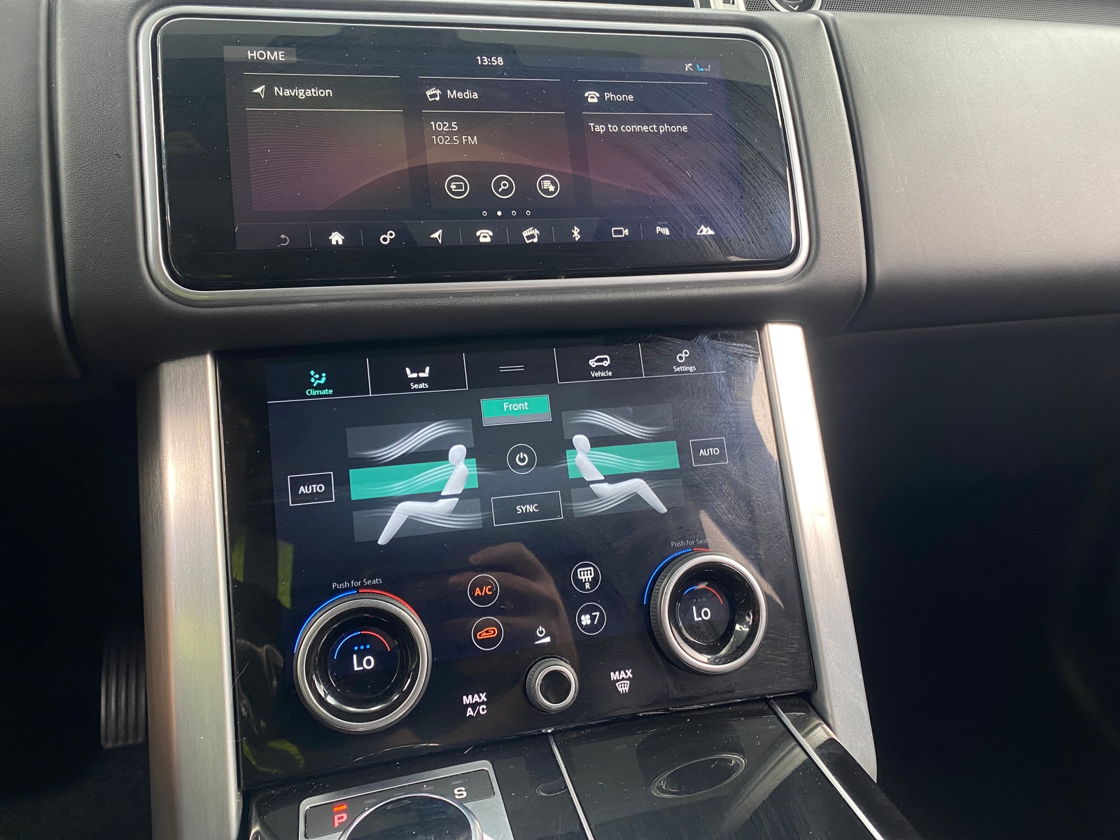 Thumbnail: 2020 Land Rover Range Rover - 3