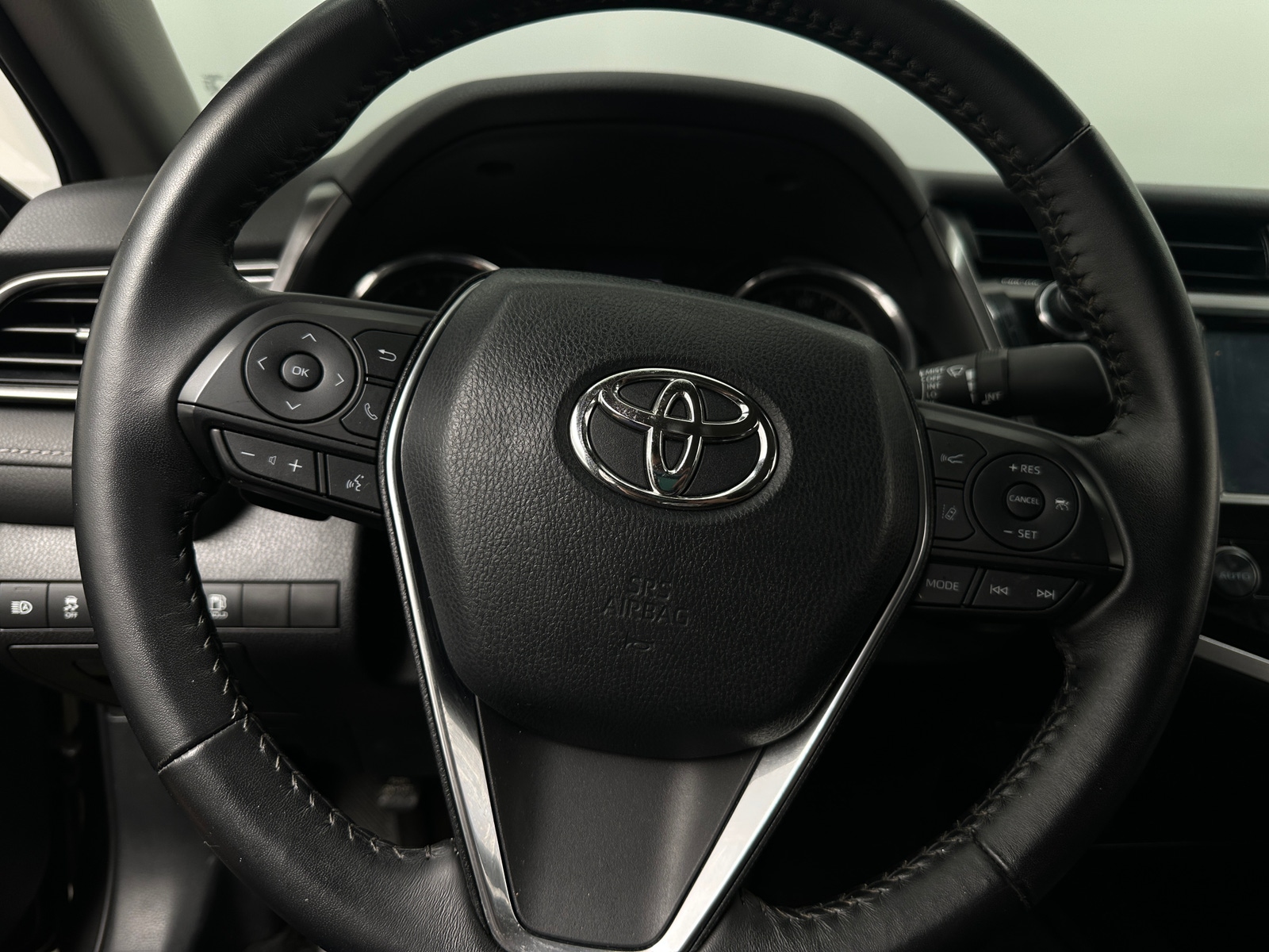 Thumbnail: 2019 Toyota Camry - 4