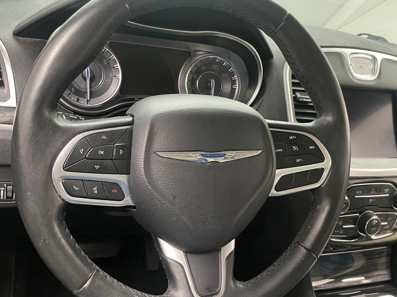 Thumbnail: 2019 Chrysler 300 - 5