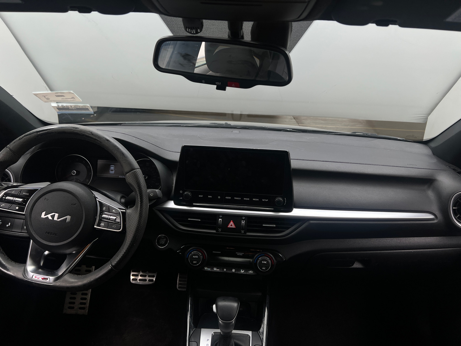Thumbnail: 2023 Kia Forte - 3