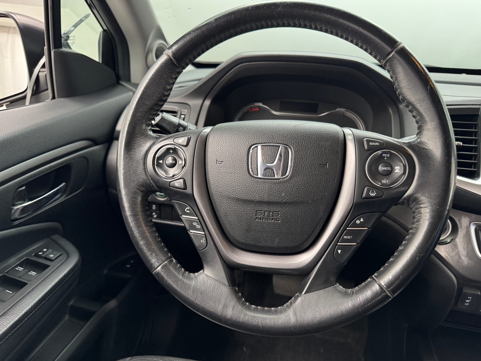 Thumbnail: 2018 Honda Pilot - 4