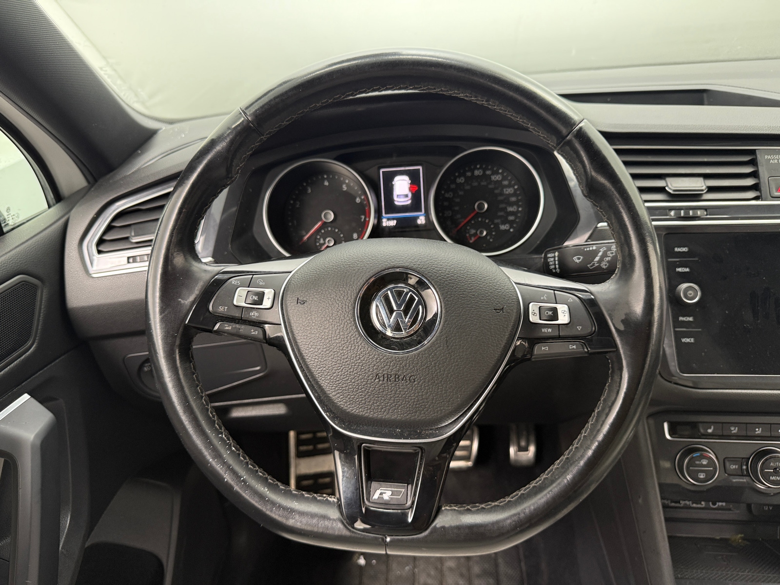 Thumbnail: 2020 Volkswagen Tiguan - 4