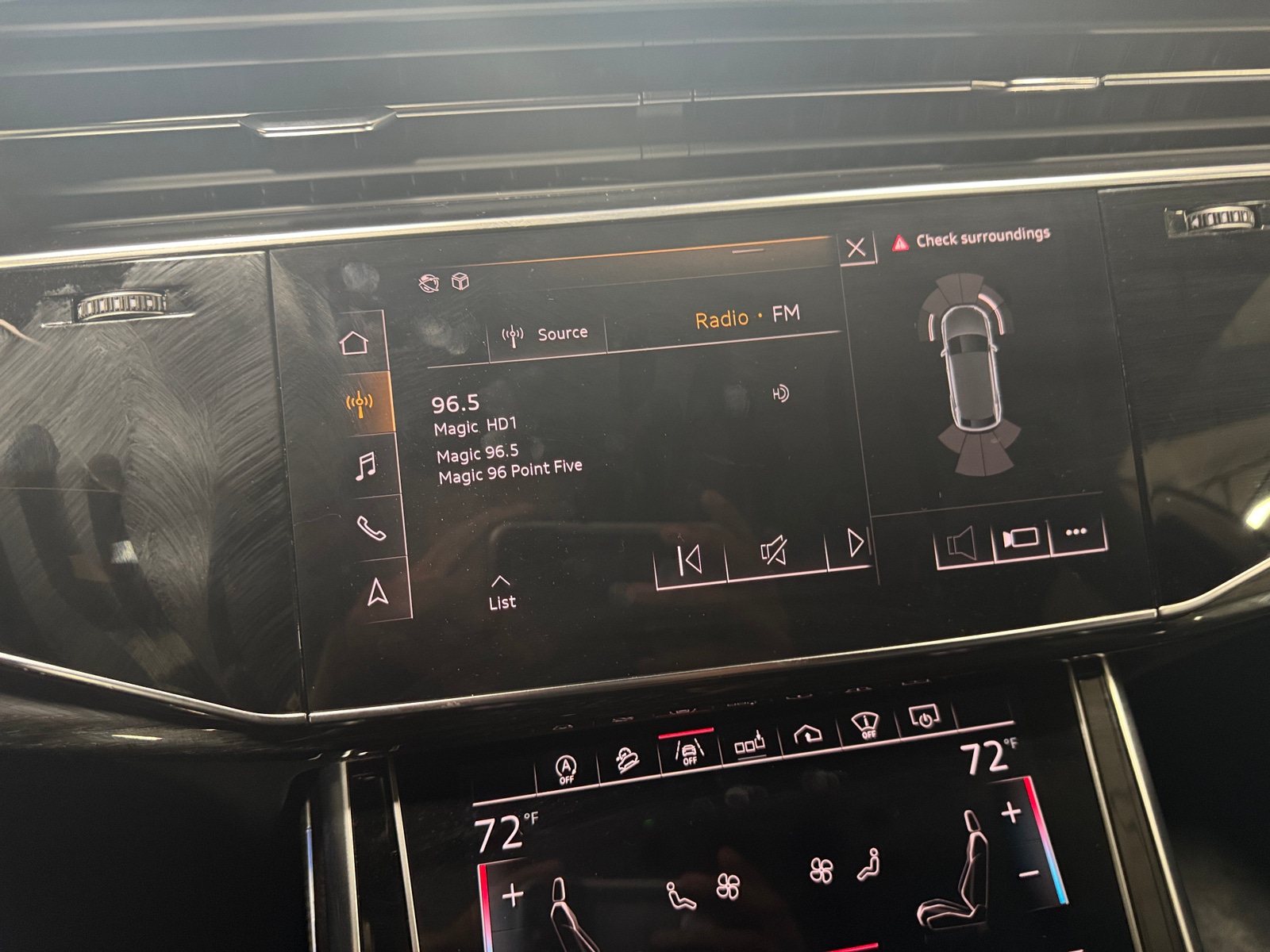 Thumbnail: 2019 Audi Q8 - 3