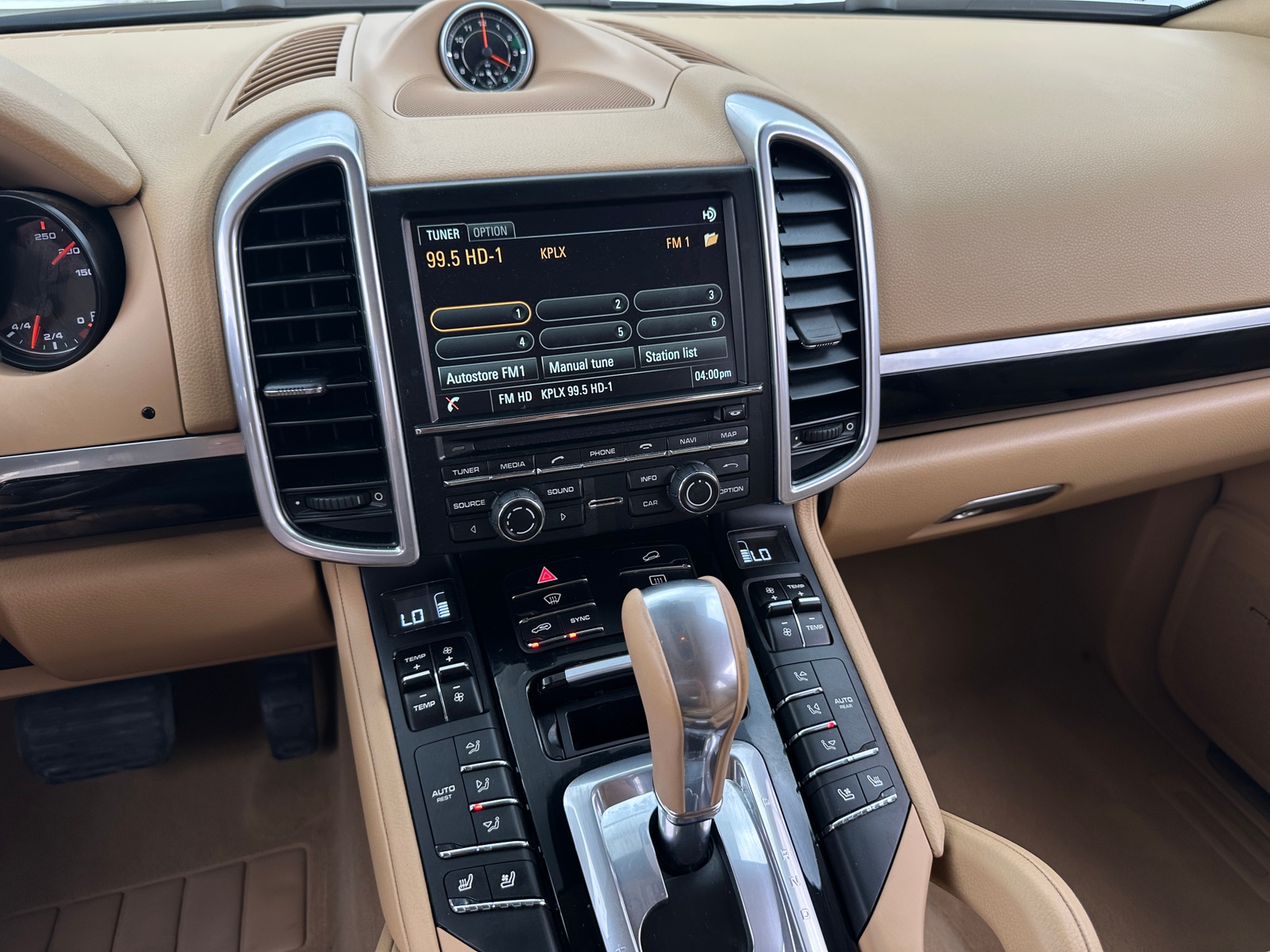Thumbnail: 2016 Porsche Cayenne - 3