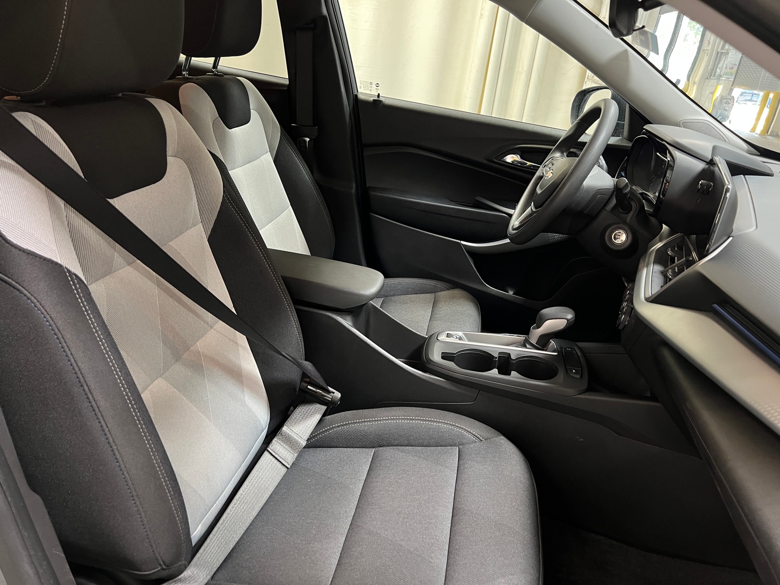 Thumbnail: 2025 Chevrolet Trax - 2