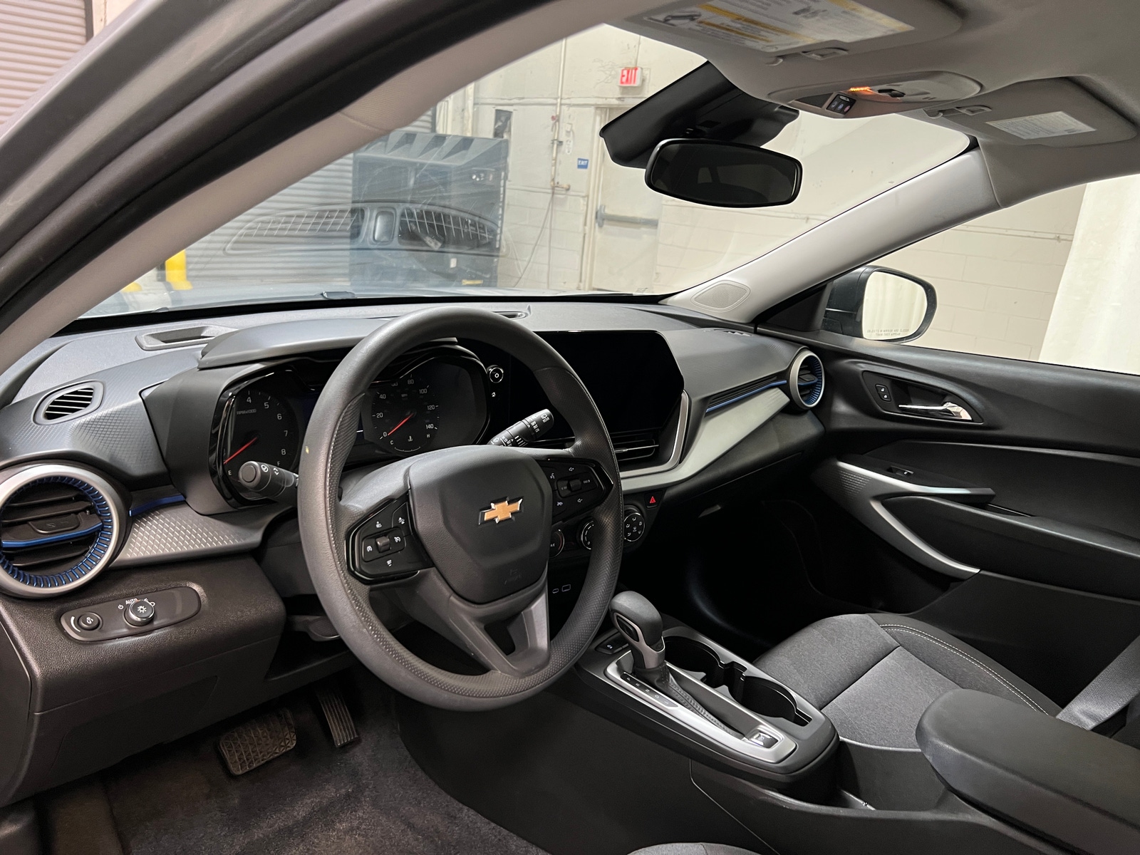 Thumbnail: 2025 Chevrolet Trax - 3