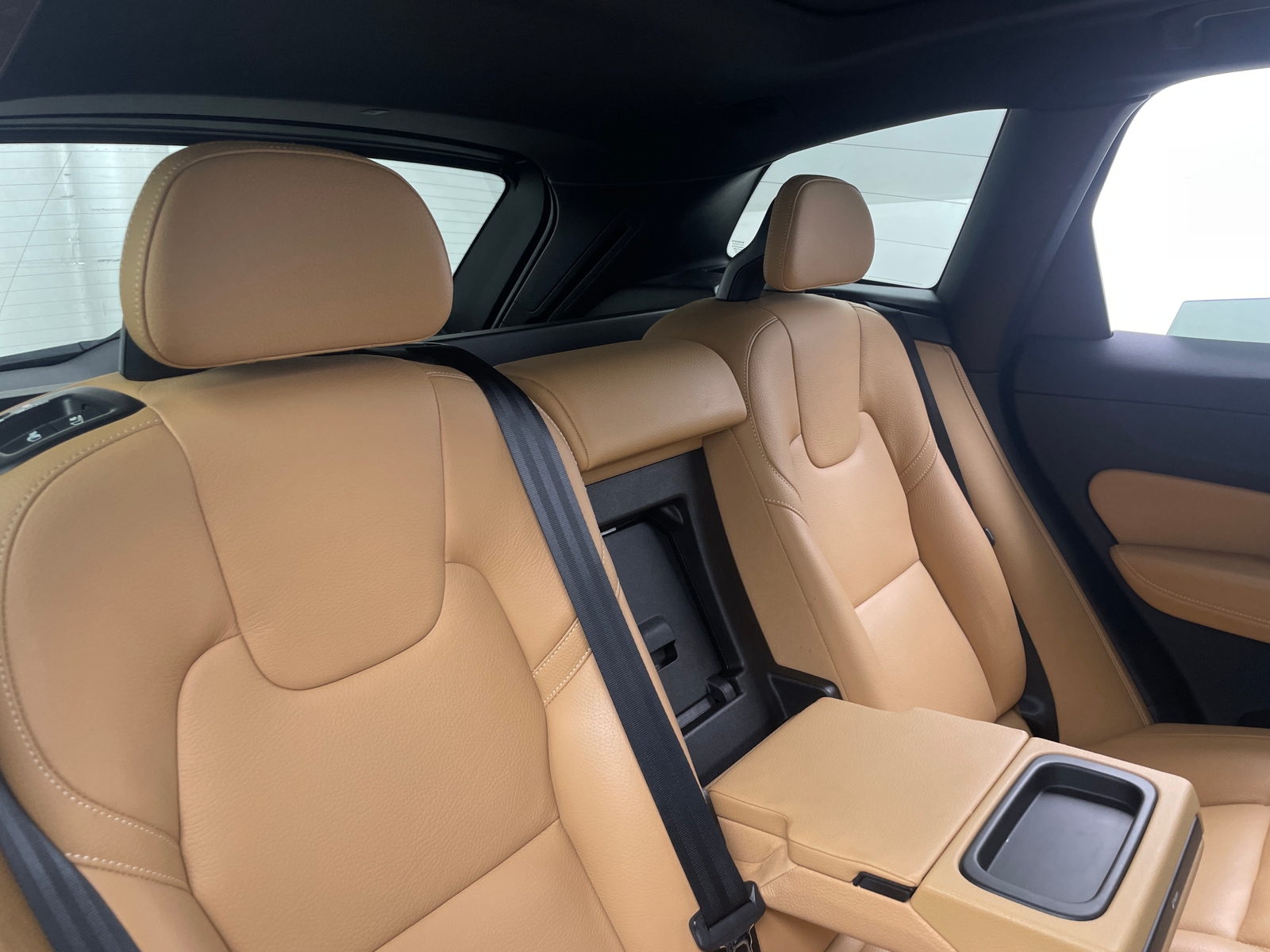 Thumbnail: 2018 Volvo XC60 - 5