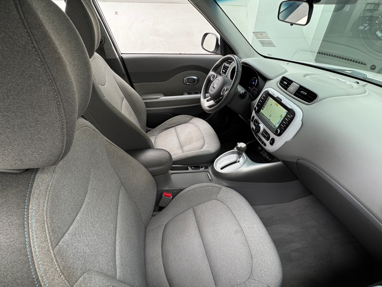 Thumbnail: 2016 Kia Soul EV - 2