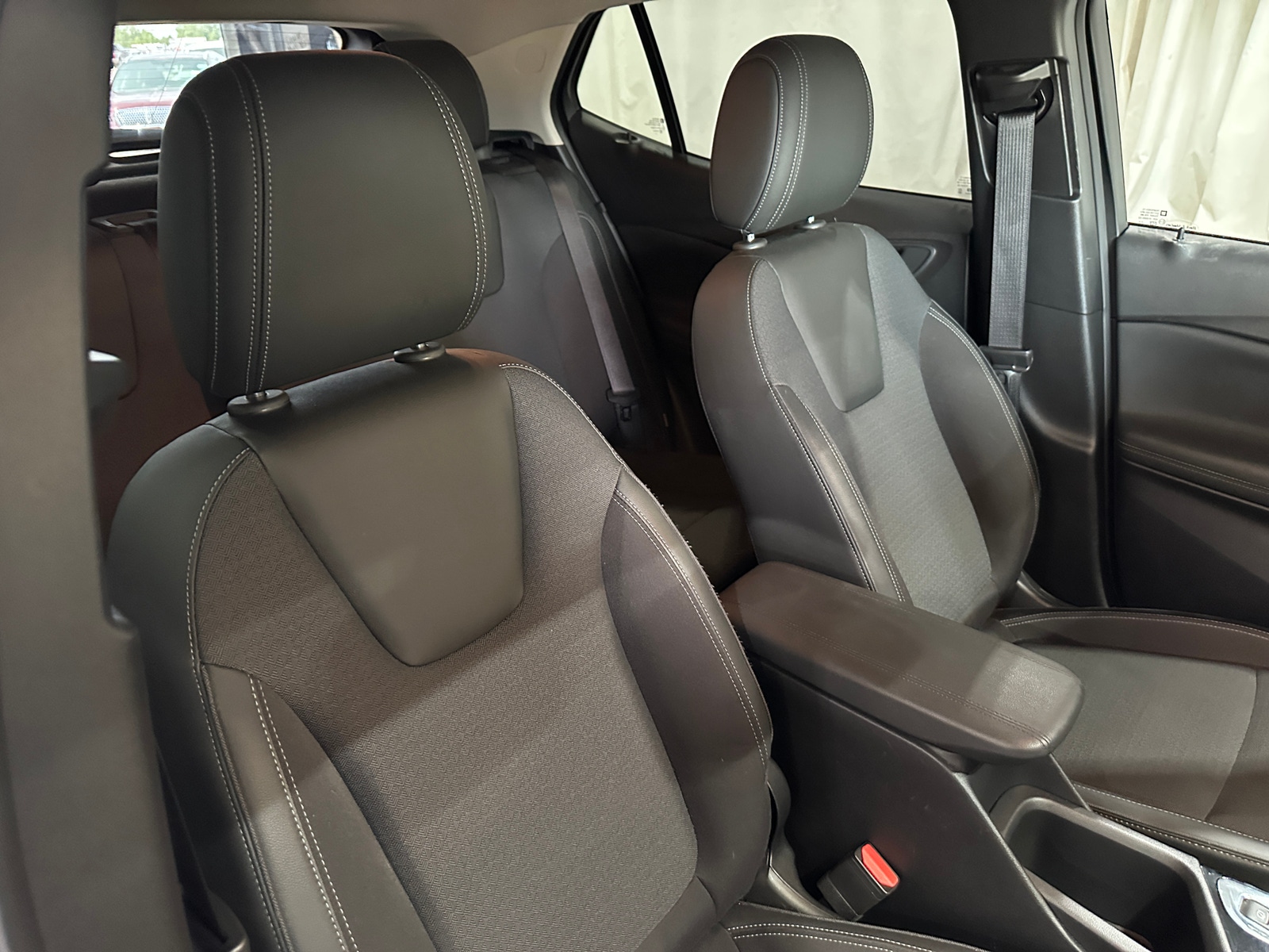 Thumbnail: 2020 Buick Encore GX - 2