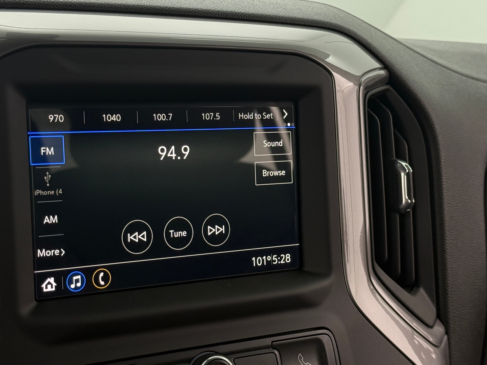 Thumbnail: 2022 Chevrolet Silverado 2500 - 4