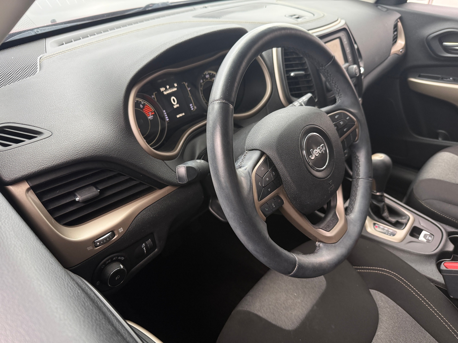 Thumbnail: 2018 Jeep Cherokee - 3