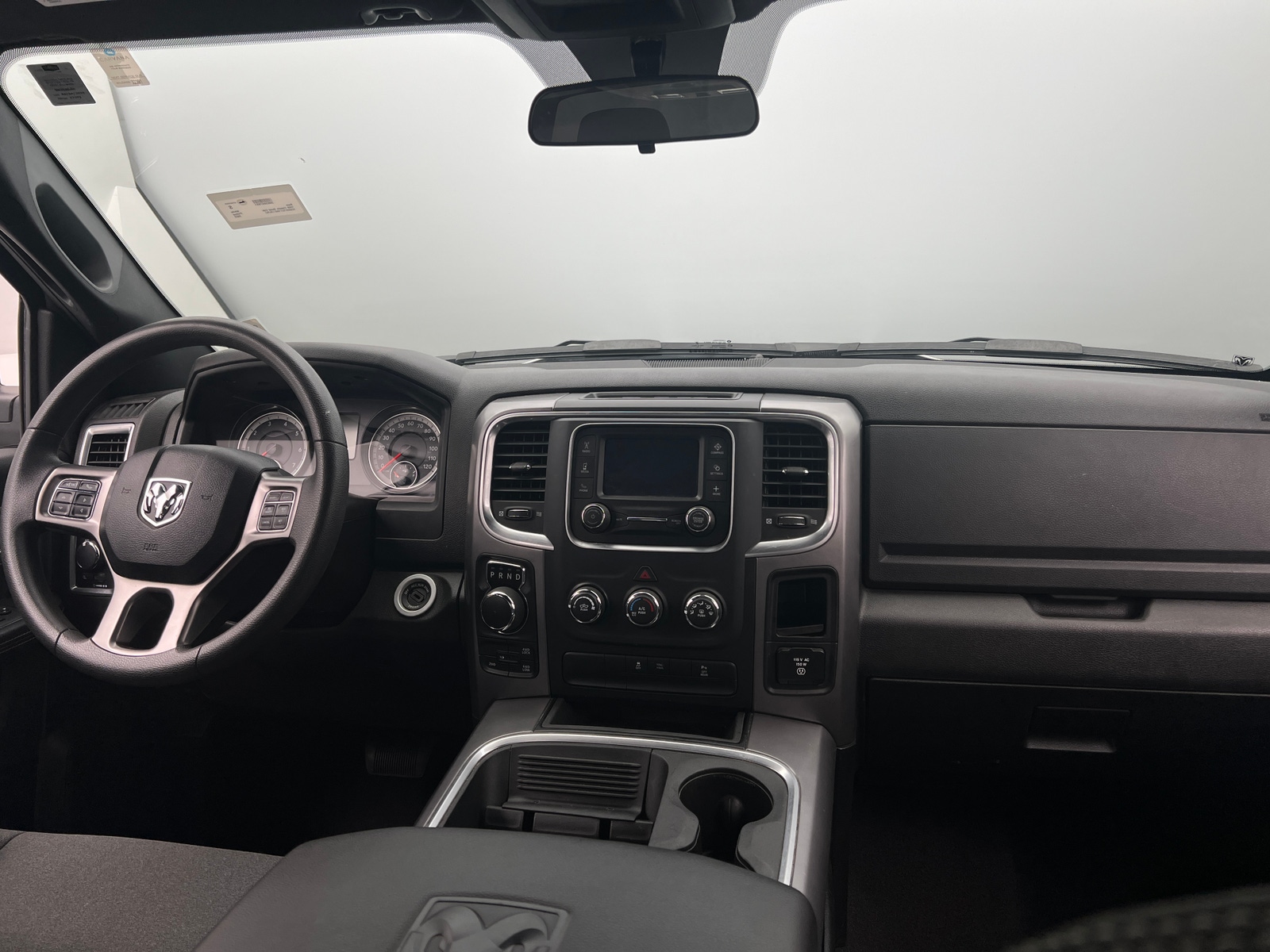 Thumbnail: 2022 RAM 1500 Classic - 3